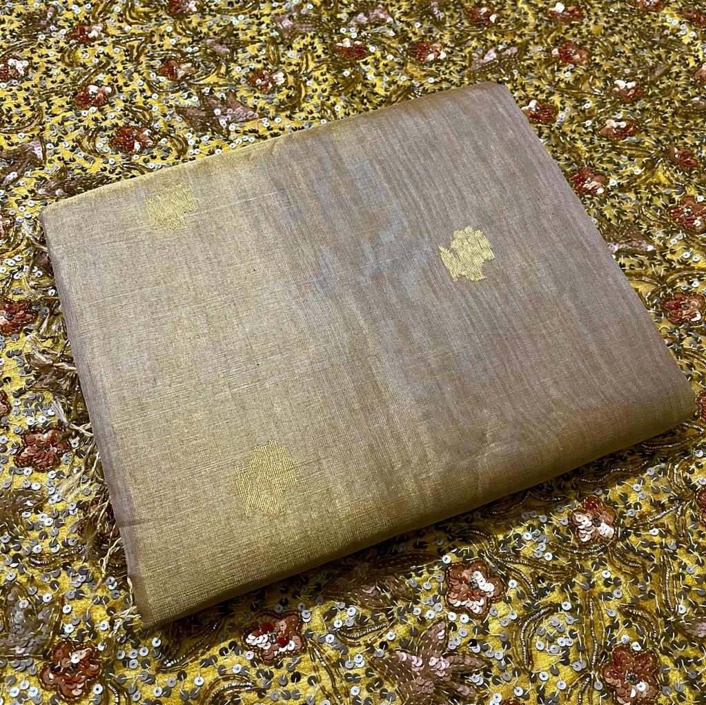 Antique gold maheshwari tissue silk saree with flower motifs all over - Image 12