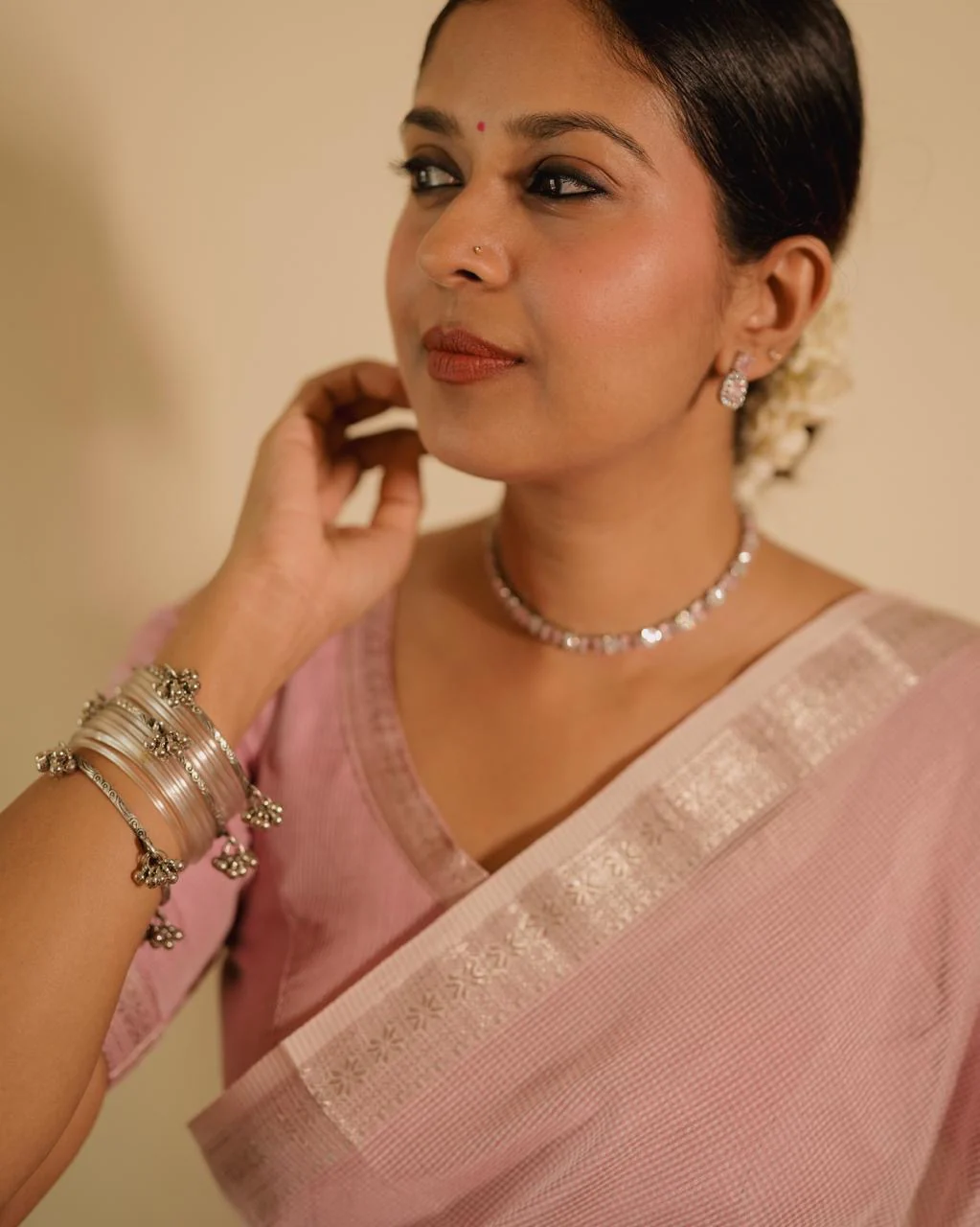Baby pink Maheshwari saree with checks all over - Image 3