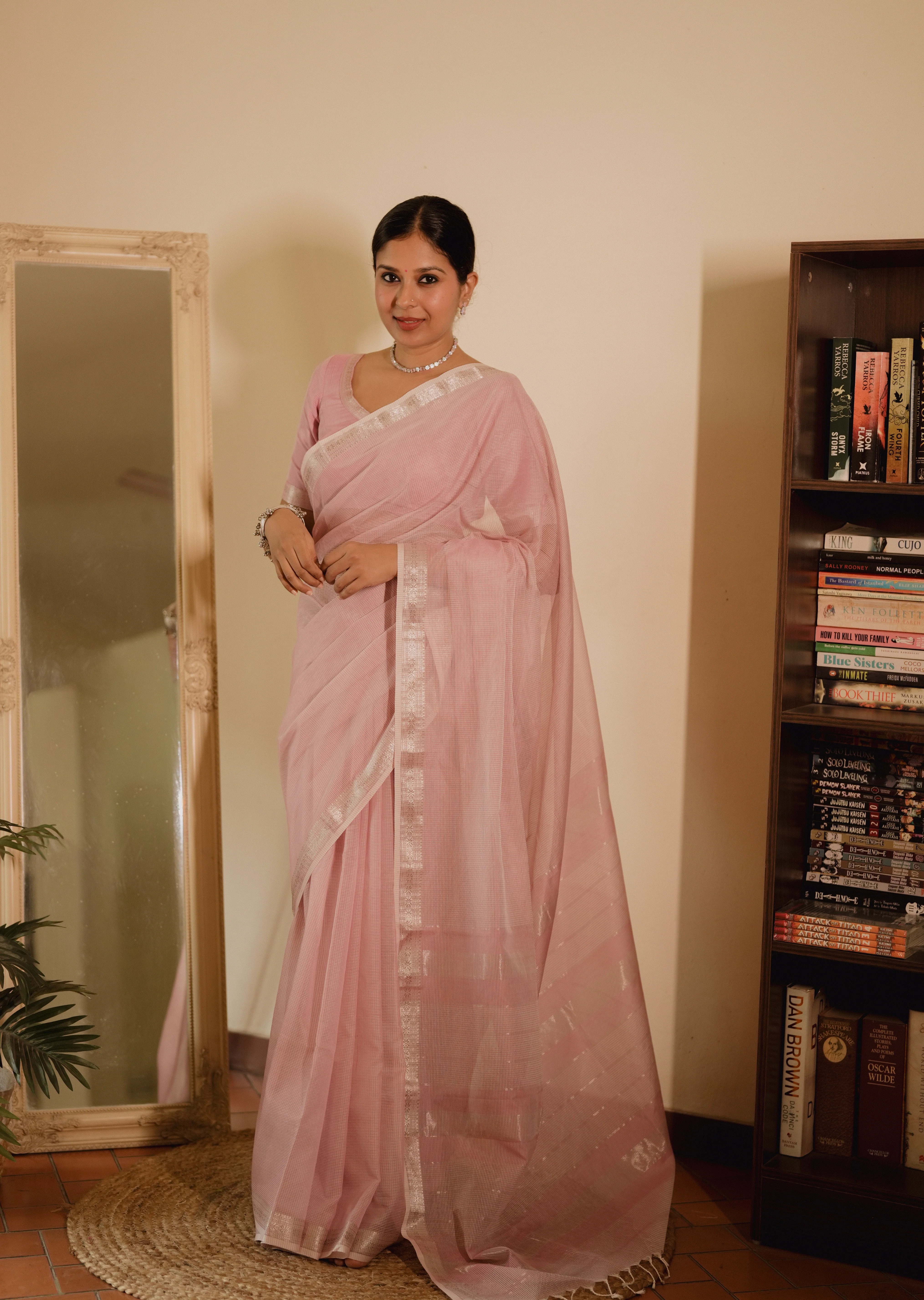 Baby pink Maheshwari saree with checks all over - Image 8