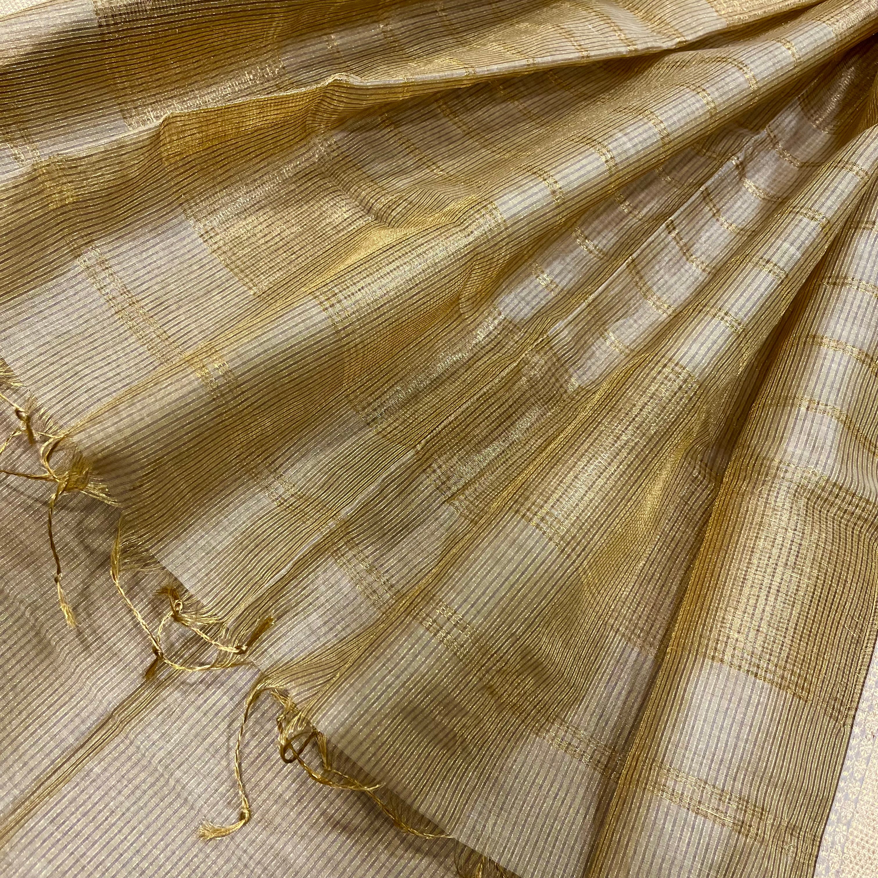 Beige Maheshwari saree with zari checks all over - Image 2