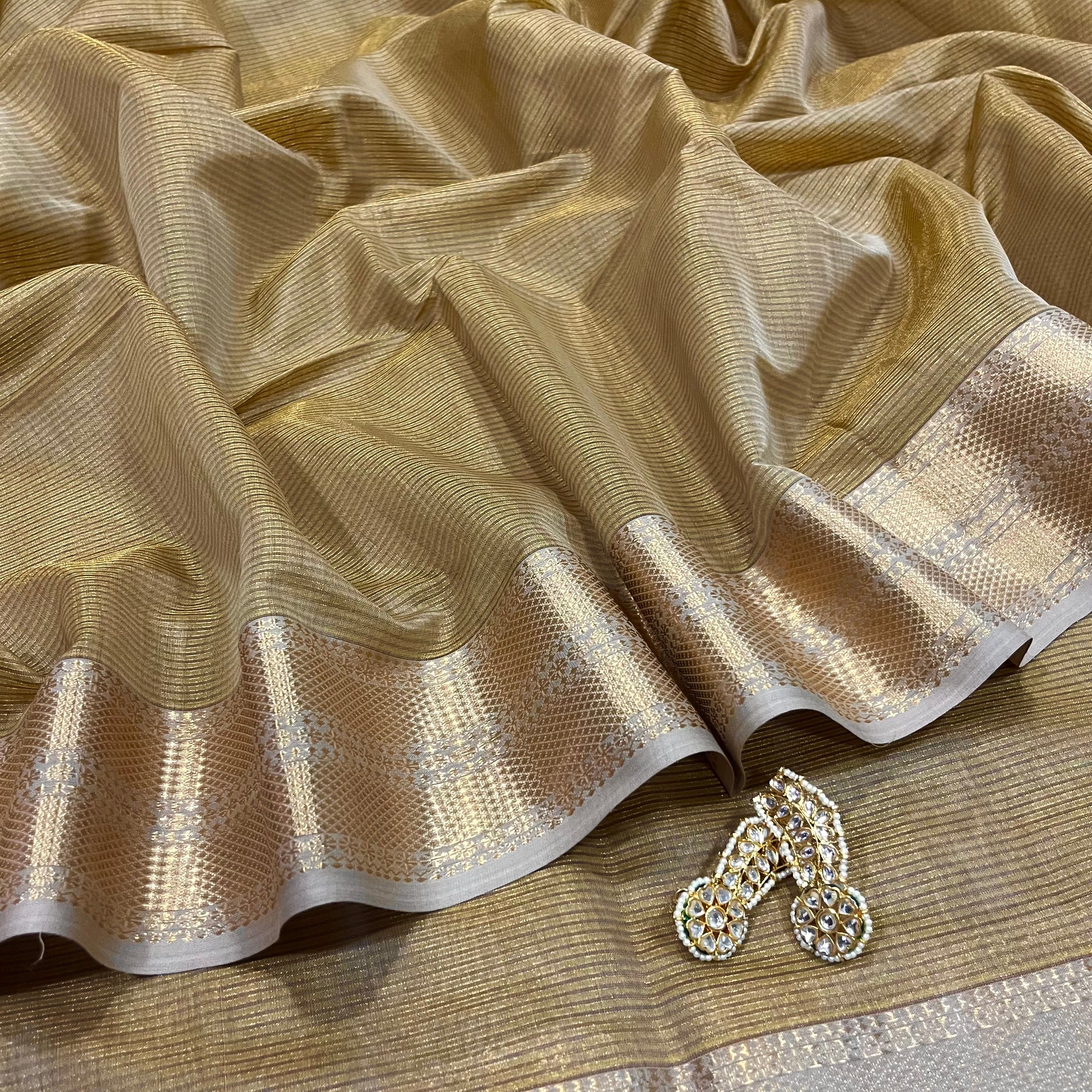 Beige Maheshwari saree with zari checks all over - Image 6