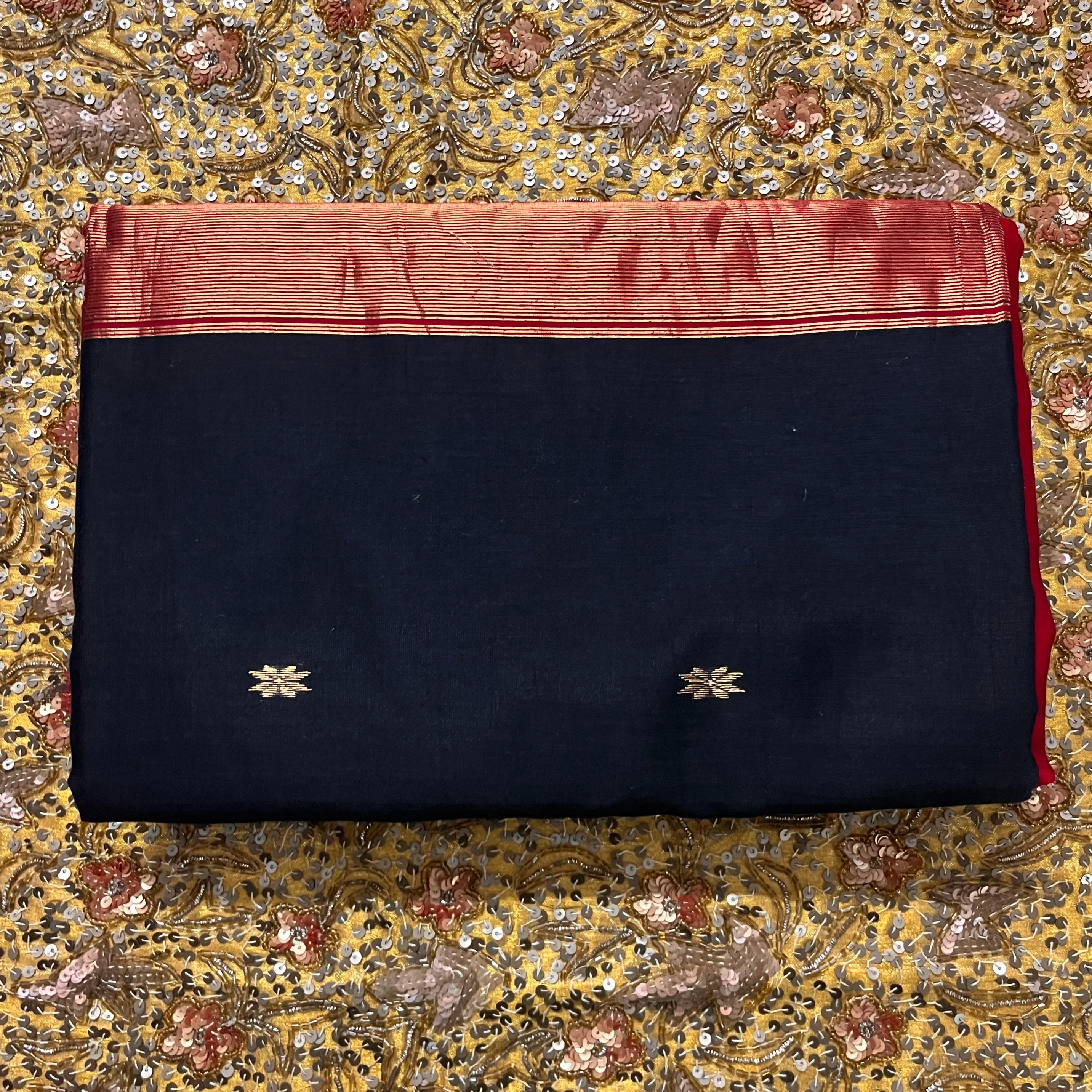 Black and maroon Maheshwari saree with flower bootis all over - Image 6