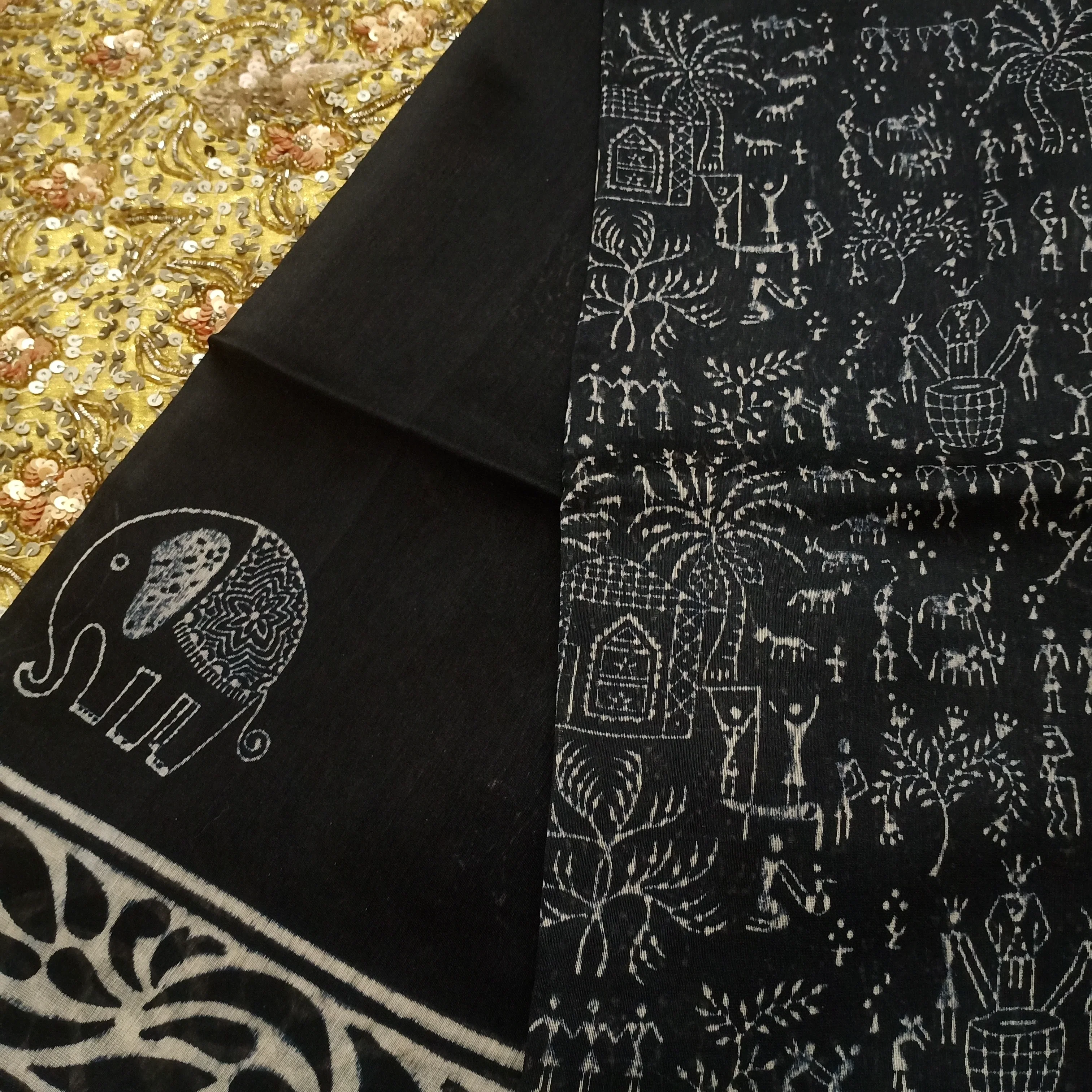 Black maheshwari dupatta with block print all over - Image 3