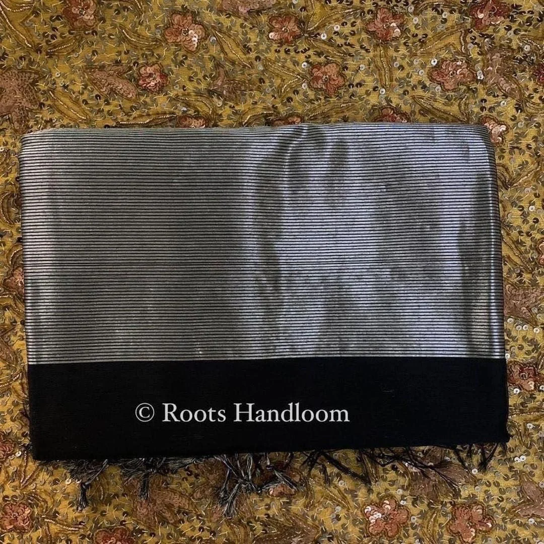 Black Maheshwari Saree with Flower Motifs all over - Image 10