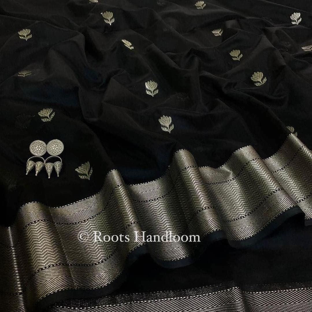 Black Maheshwari Saree with Flower Motifs all over - Image 8