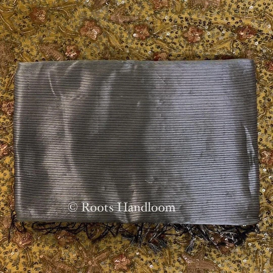 Black Maheshwari Saree with Flower Motifs all over - Image 9