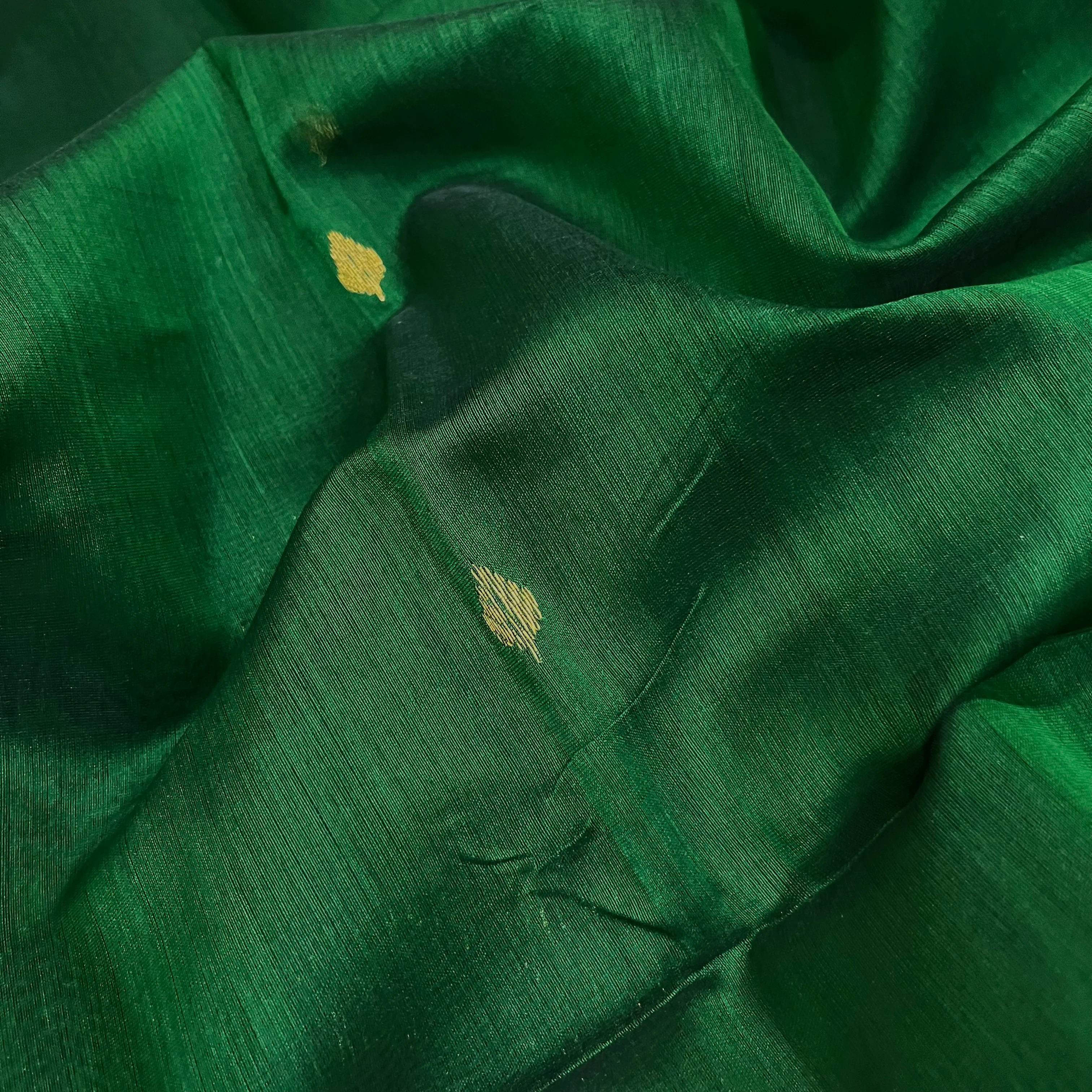 Bottle green Maheshwari saree with zari bootis and zari border - Image 7