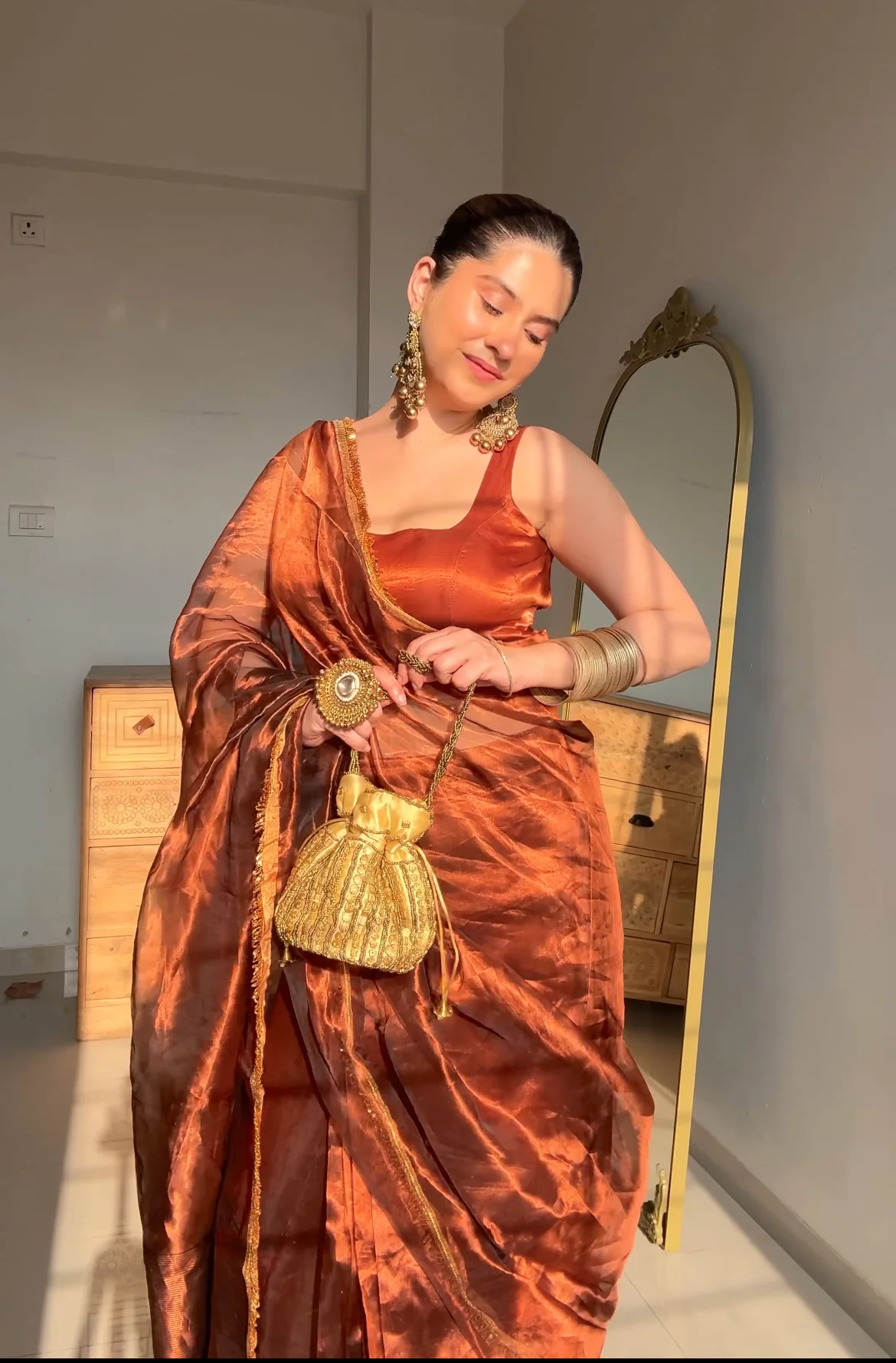 Molten Copper chanderi tissue silk saree with kiran border - Image 10