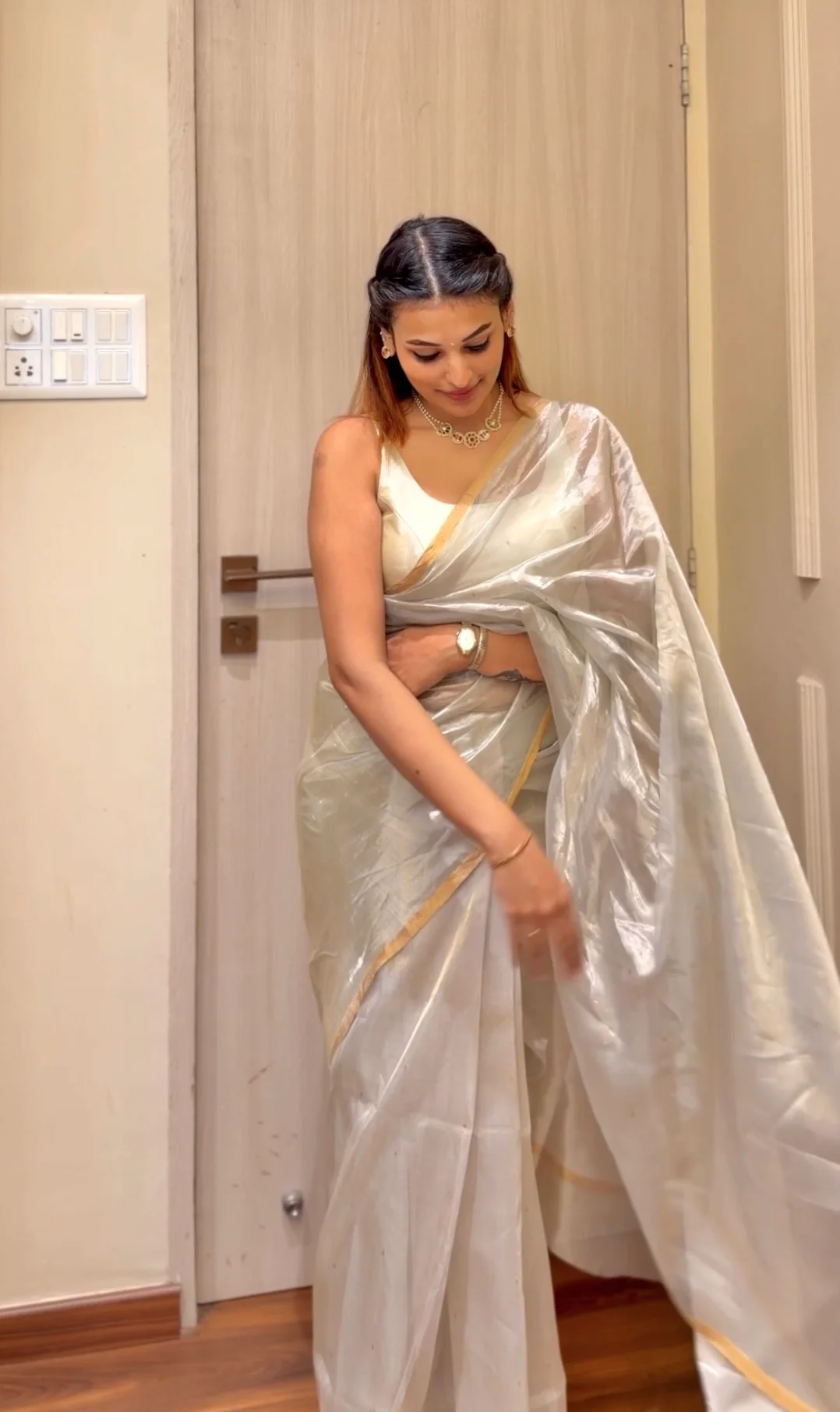 Chantilly cream Chanderi tissue silk saree with zari bootis all over - Image 4