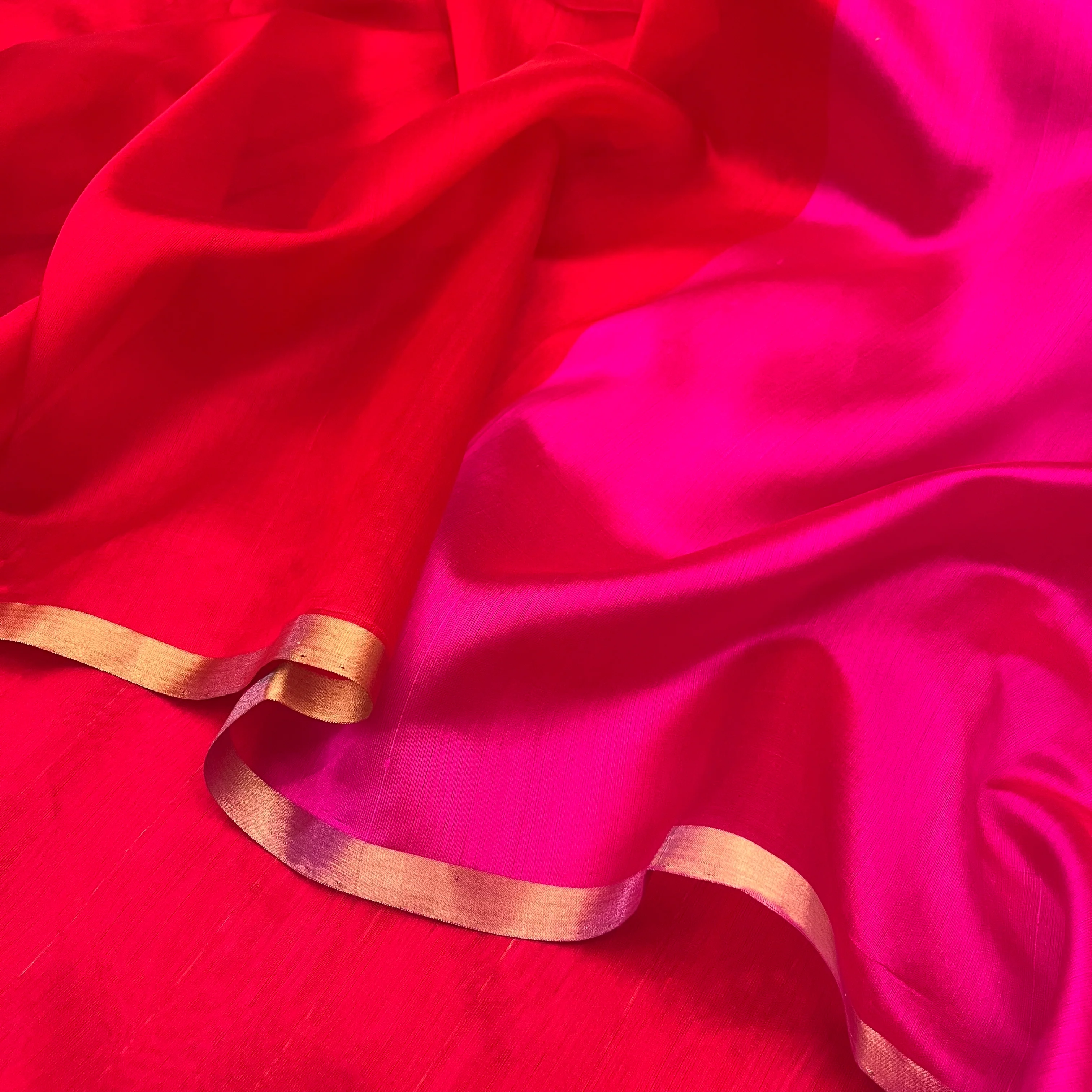 Chili Red and pink Chanderi silk saree with tassels on pallu - Image 5