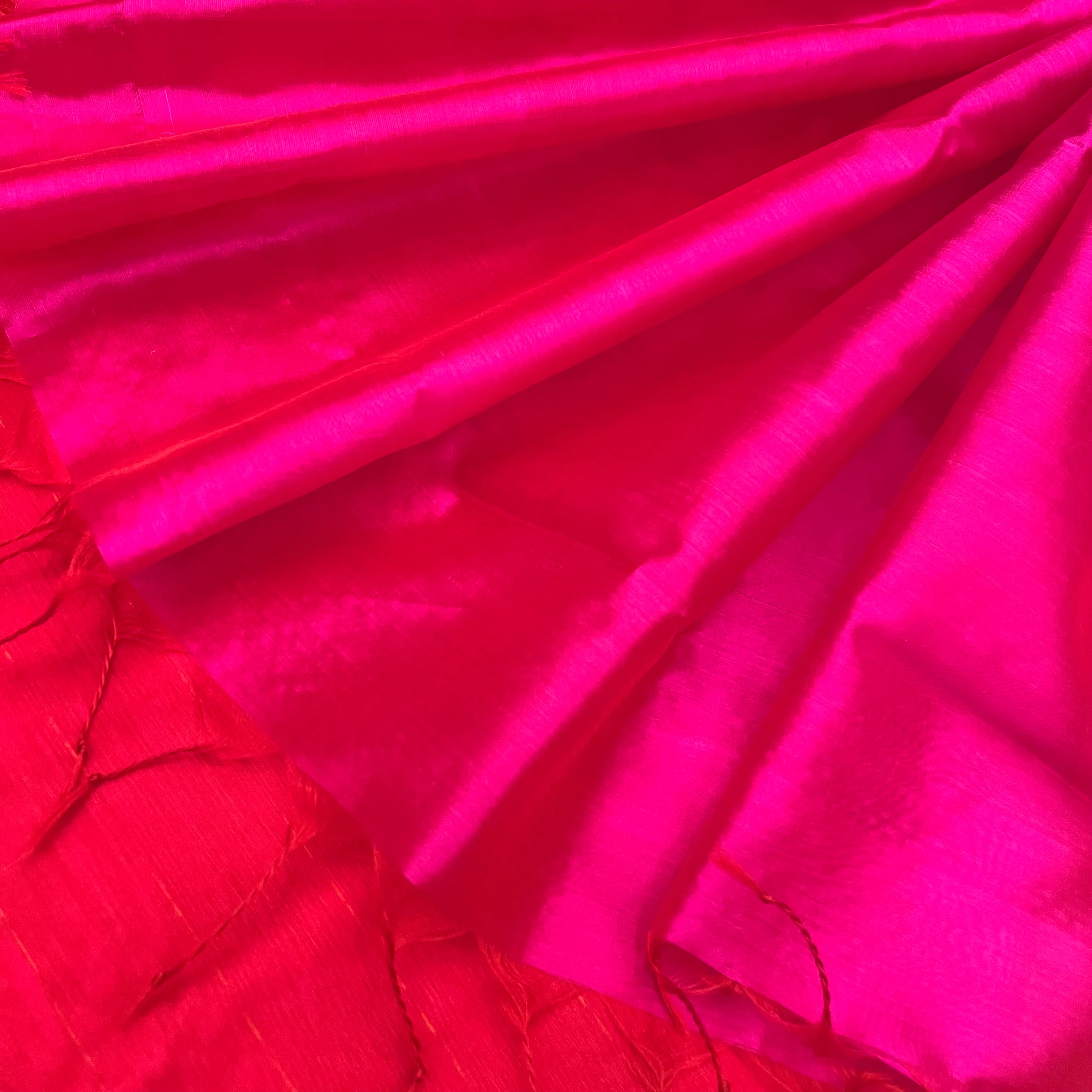 Chili Red and pink Chanderi silk saree with tassels on pallu - Image 7