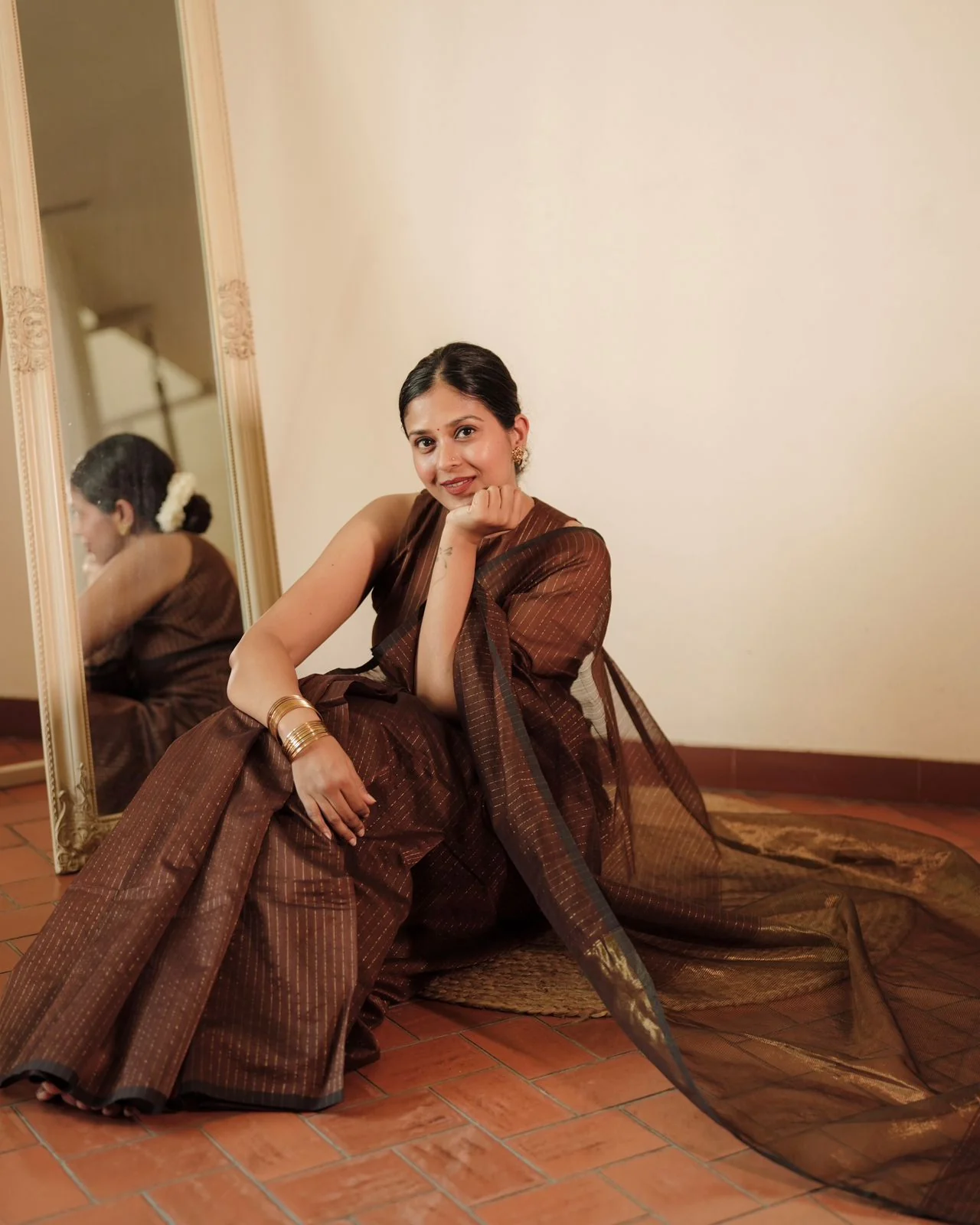 Chocolate brown Maheshwari saree with zari lines all over - Image 13