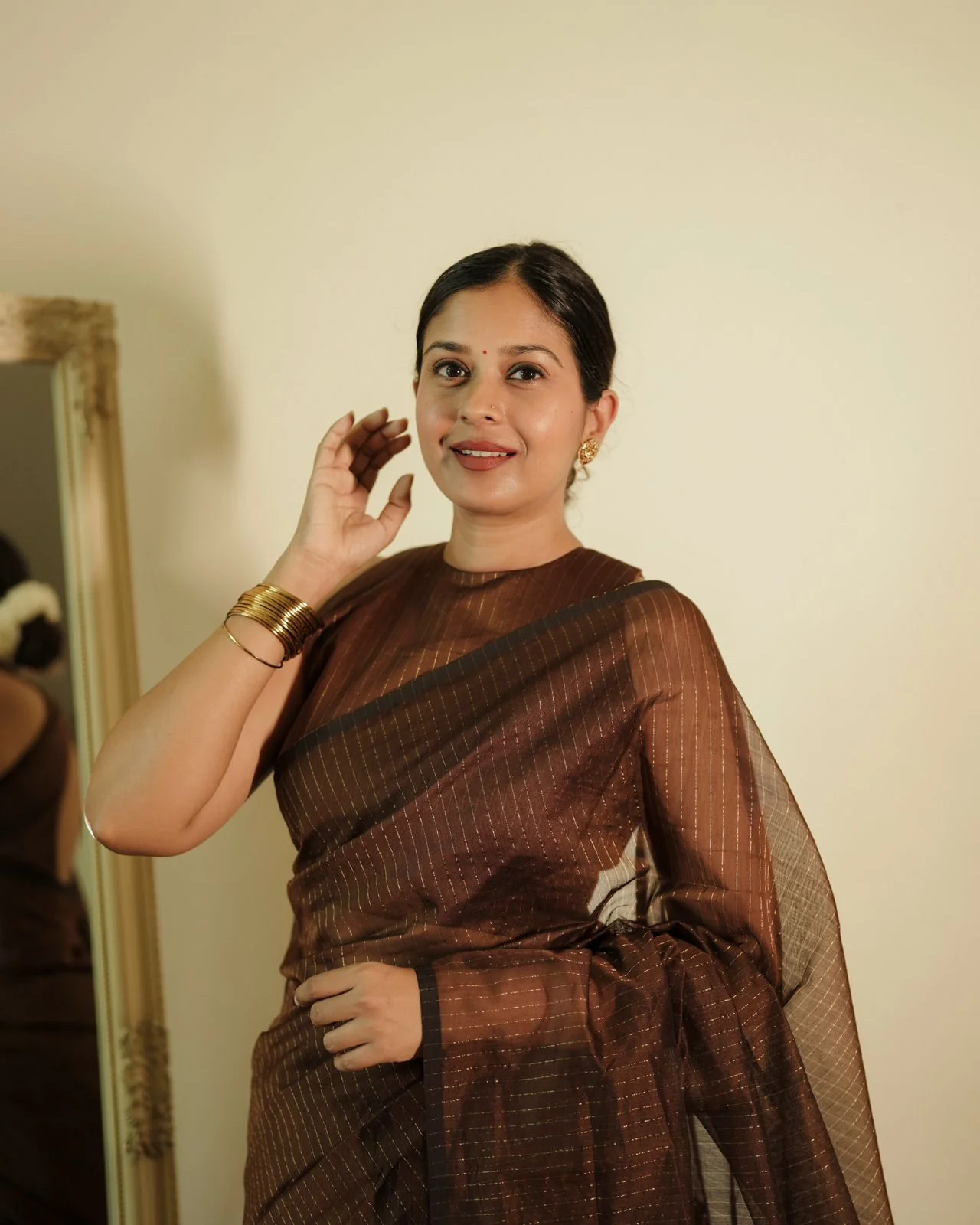 Chocolate brown Maheshwari saree with zari lines all over - Image 3