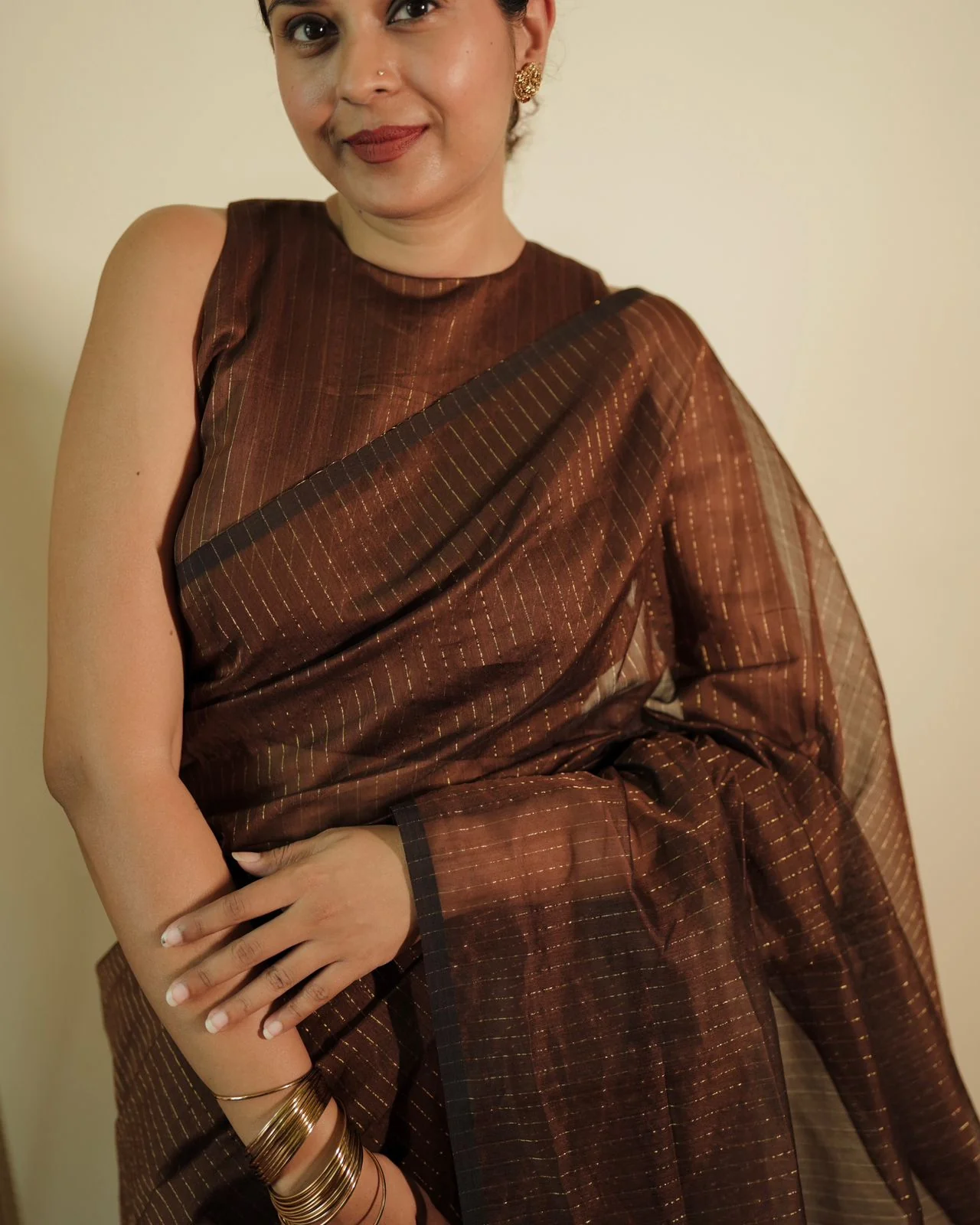 Chocolate brown Maheshwari saree with zari lines all over - Image 6