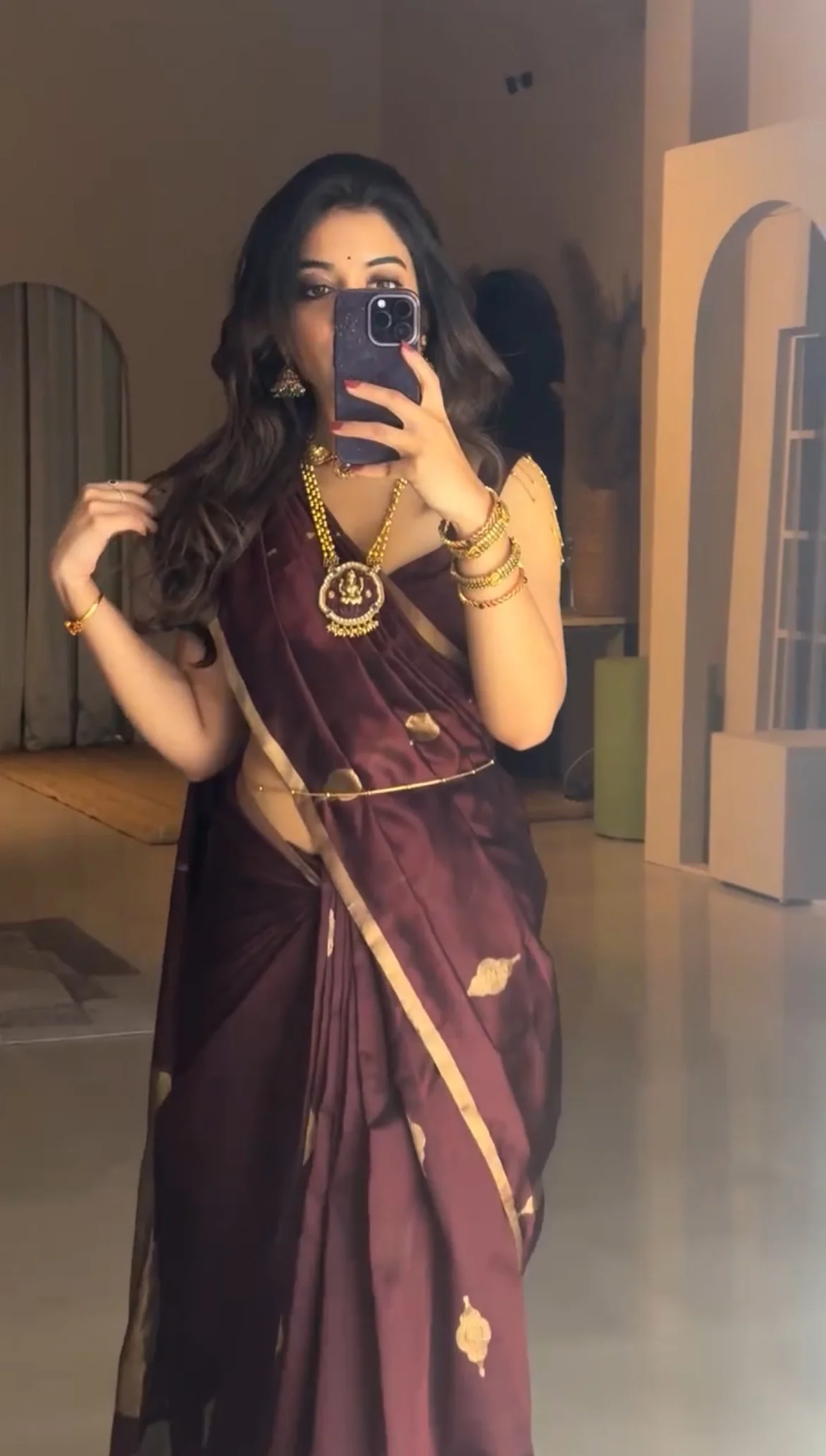 Mahogany chanderi silk saree with jhoomar motifs all over - Image 13