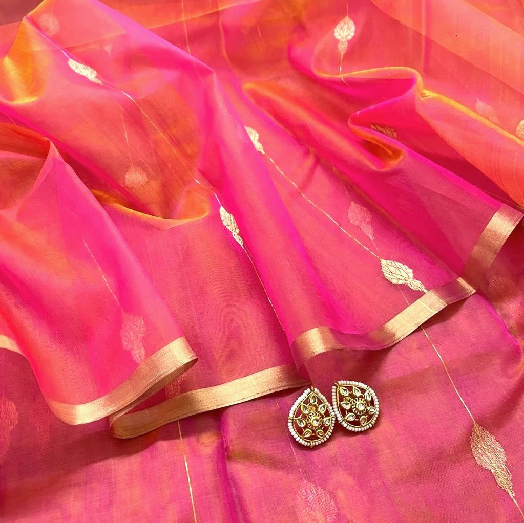 Coral pink dual tone Chanderi organza silk saree with jhumka motifs all over - Image 15
