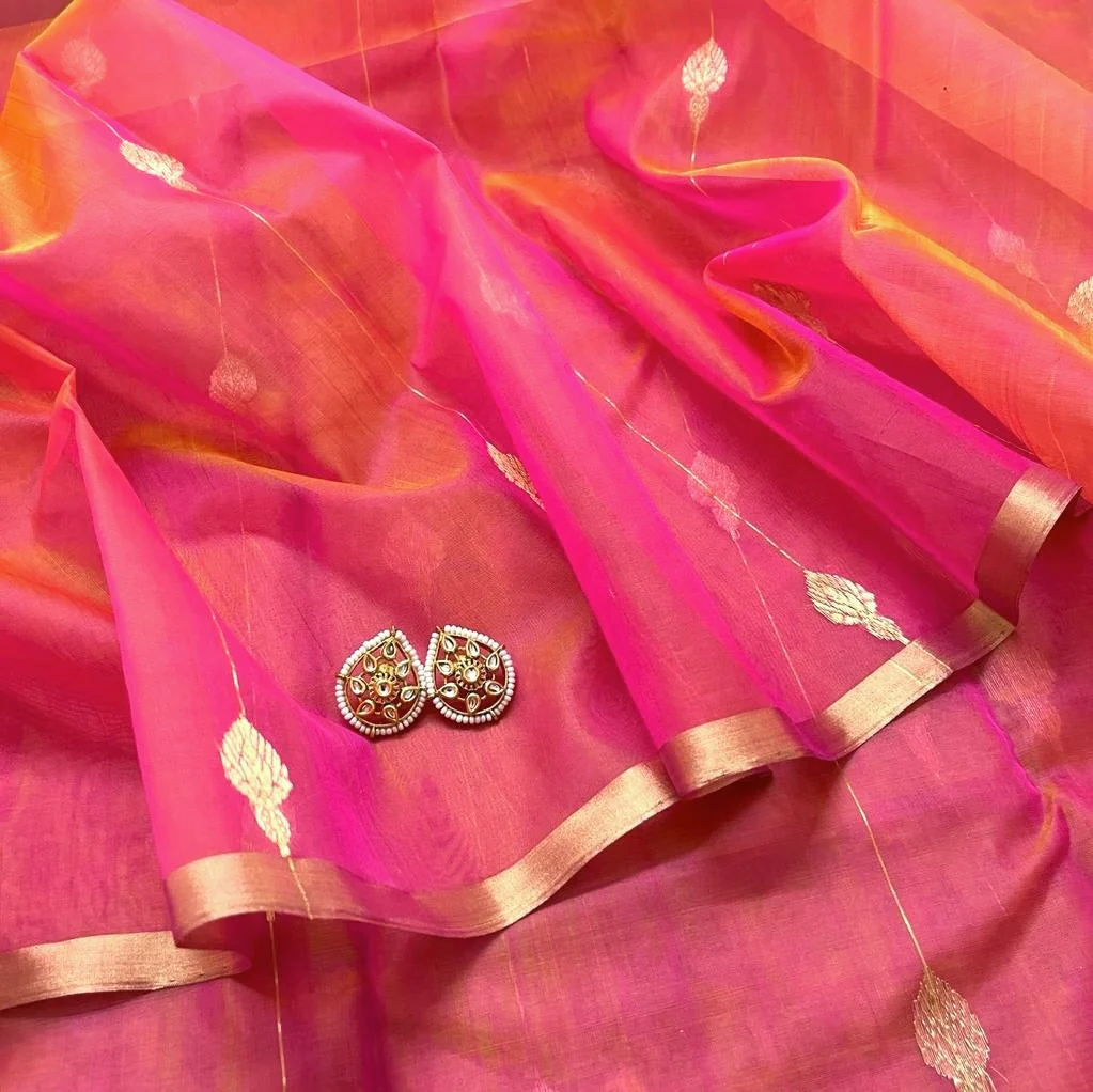 Coral pink dual tone Chanderi organza silk saree with jhumka motifs all over - Image 16