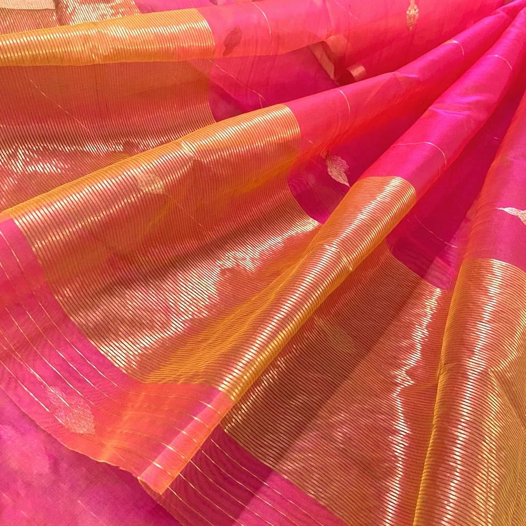 Coral pink dual tone Chanderi organza silk saree with jhumka motifs all over - Image 3