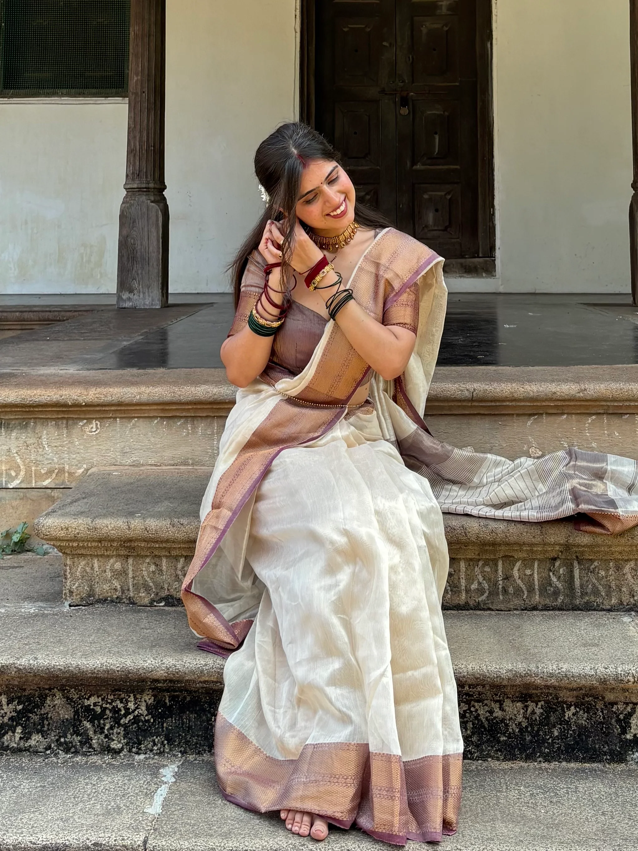 Cream & Violet Maheshwari tissue silk saree with antique gold zari border - Image 14