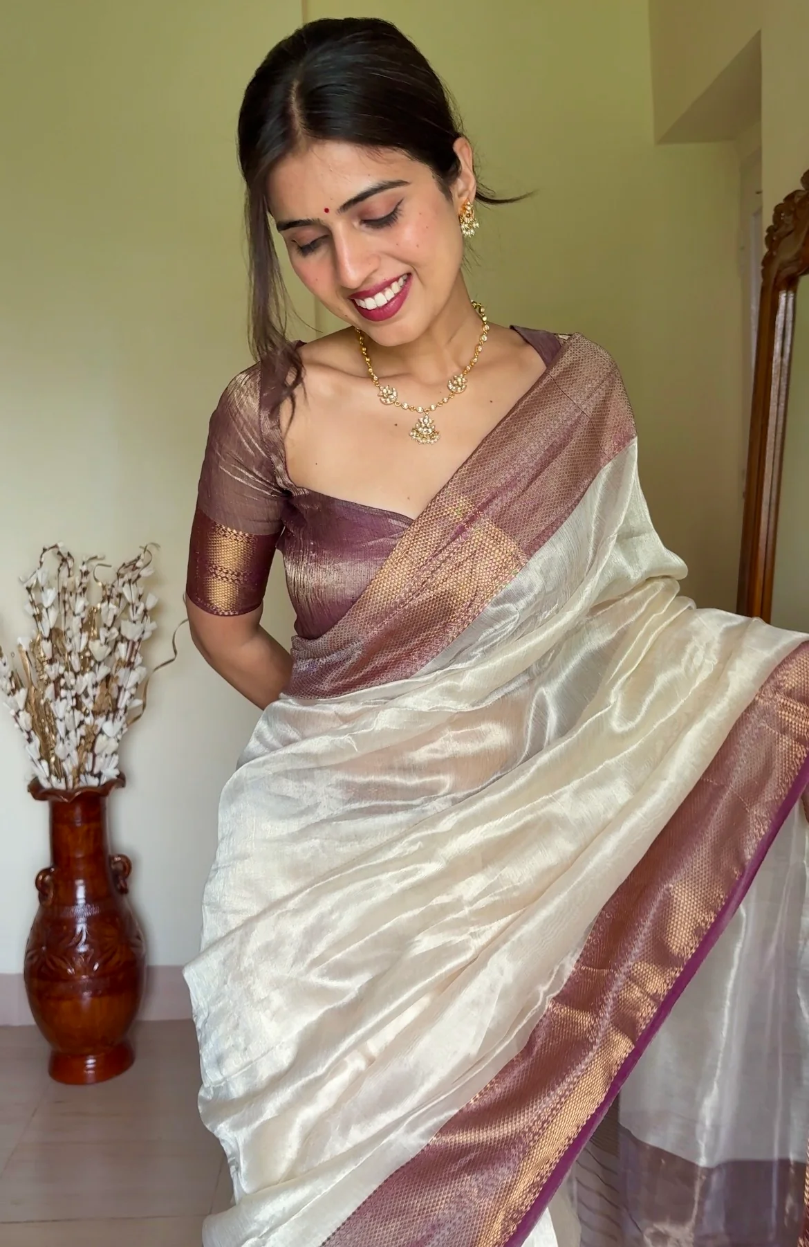 Cream & Violet Maheshwari tissue silk saree with antique gold zari border - Image 2