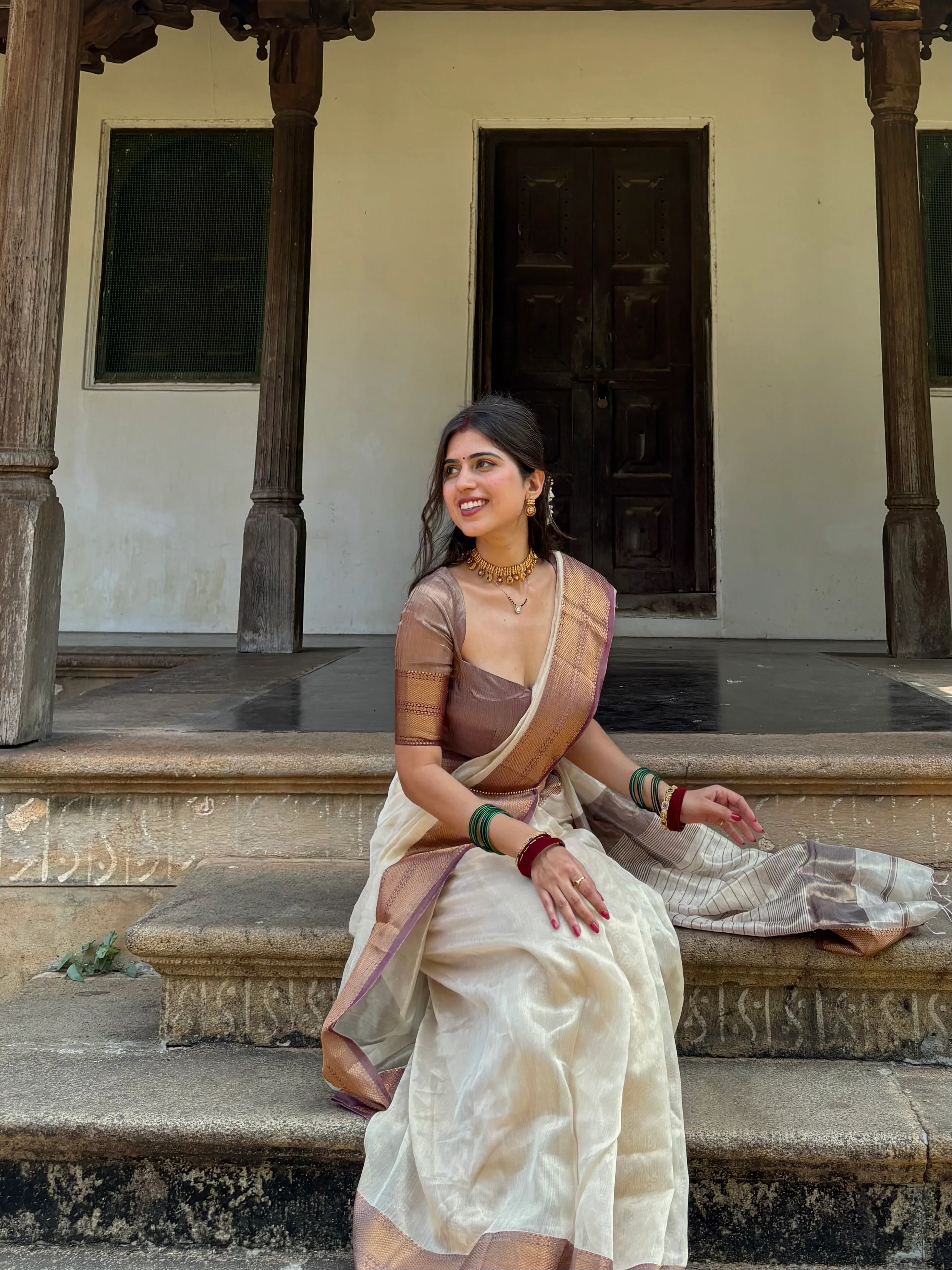 Cream & Violet Maheshwari tissue silk saree with antique gold zari border - Image 5