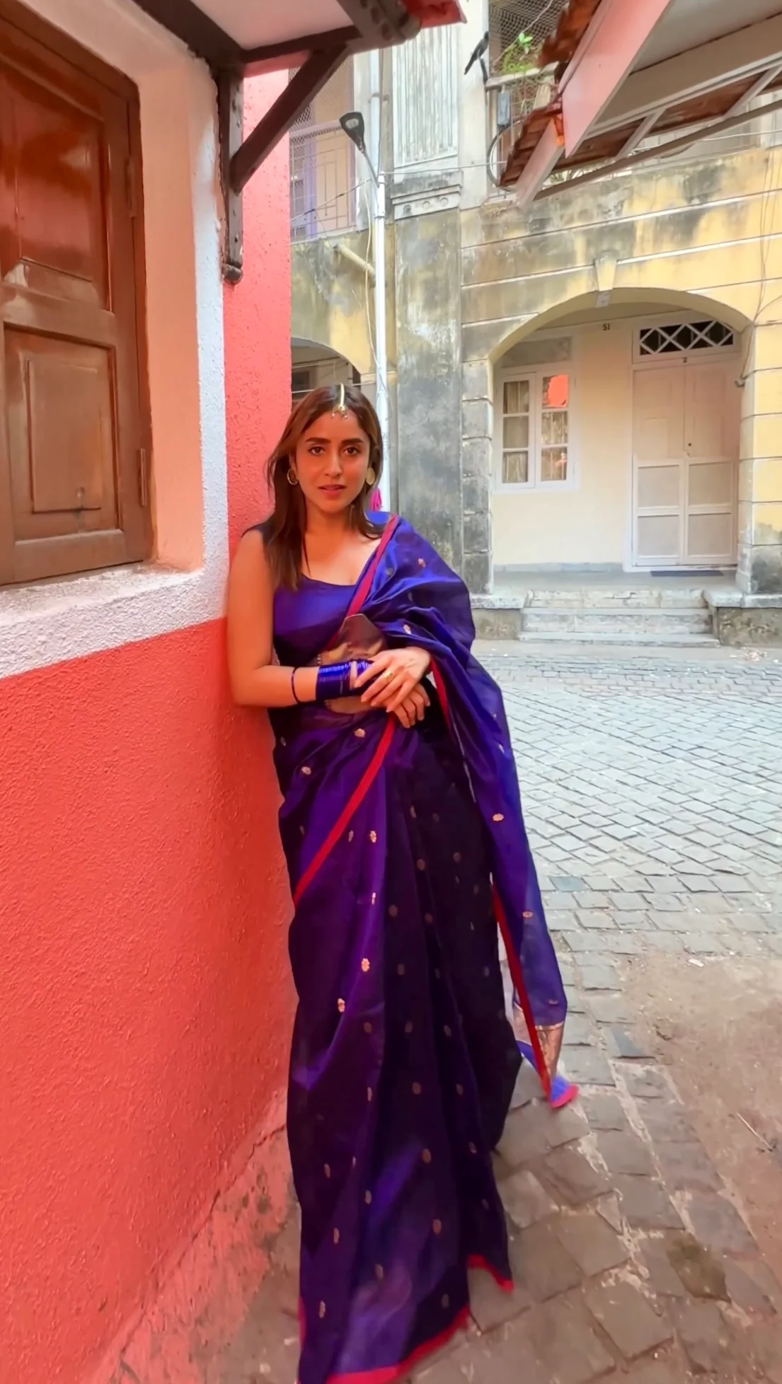 Dark blue Chanderi silk saree with flower bootis all over - Image 11