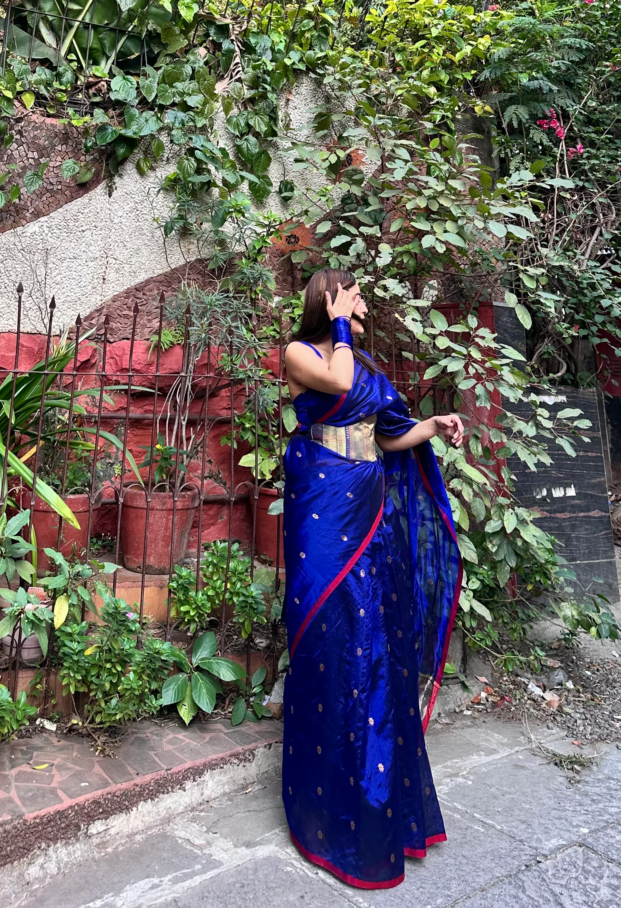 Dark blue Chanderi silk saree with flower bootis all over - Image 15