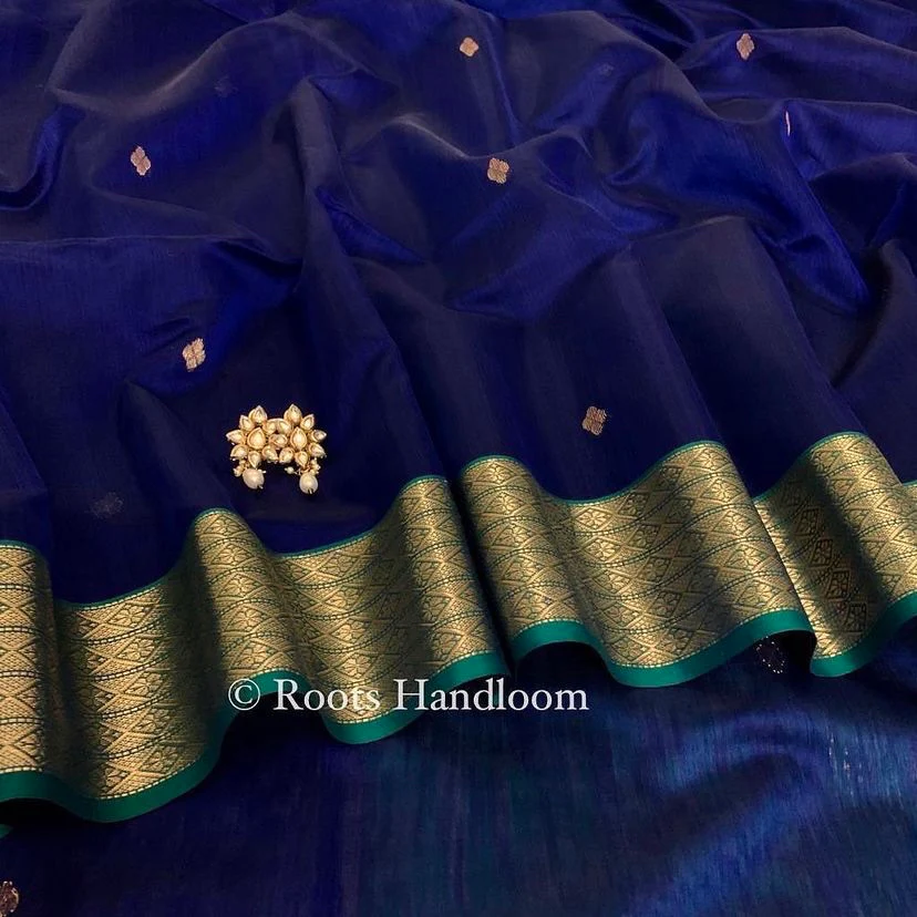 Dark blue & green maheshwari saree with zari pattern on pallu - Image 10