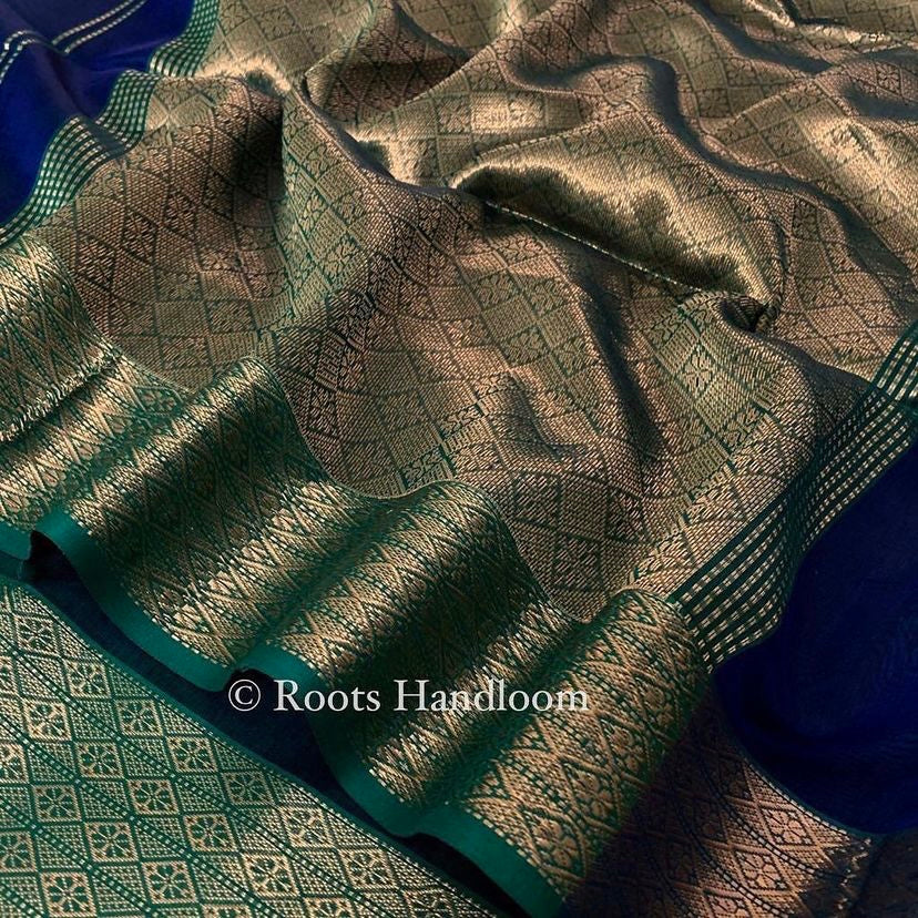 Dark blue & green maheshwari saree with zari pattern on pallu - Image 11
