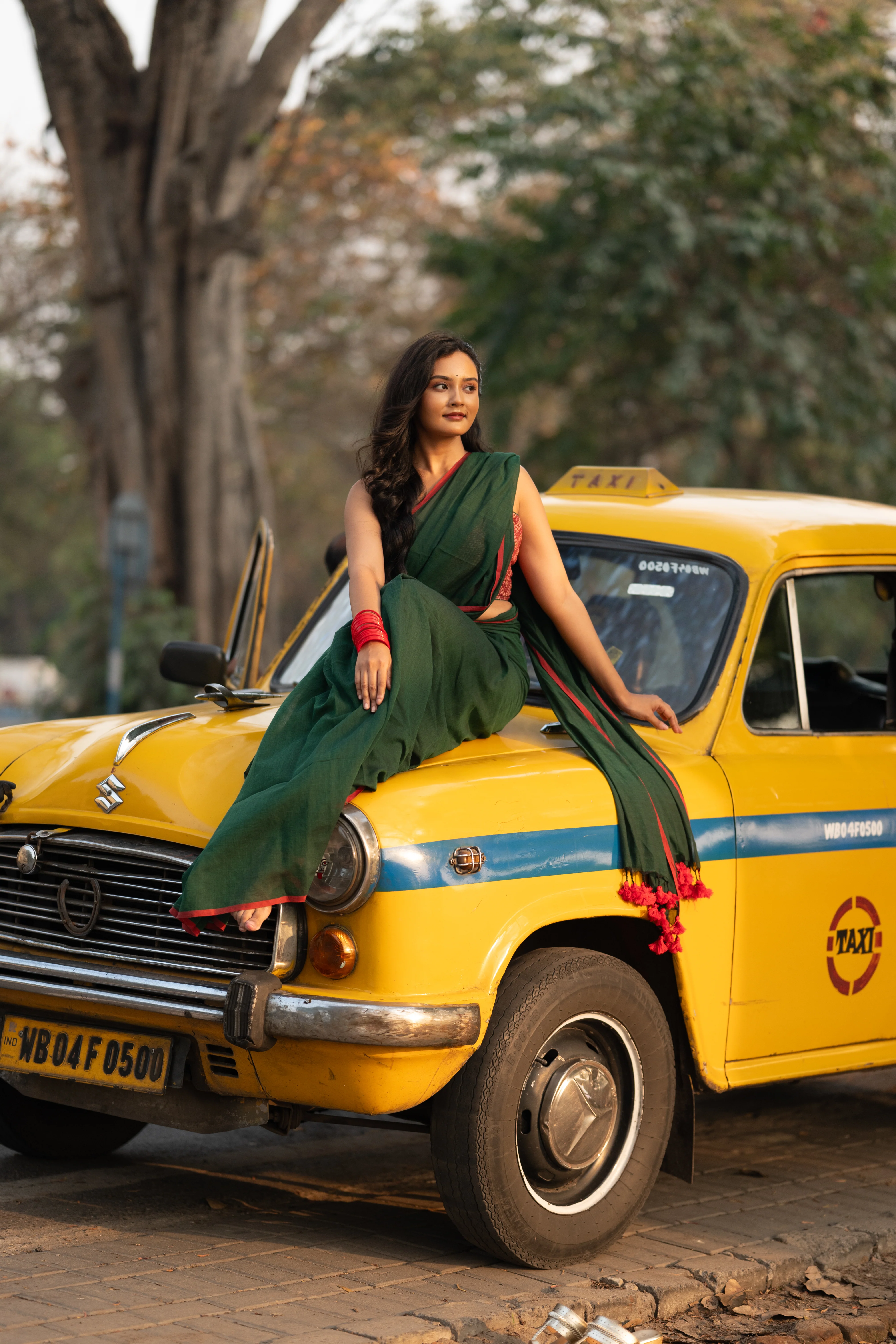 Dark green and red mulmul saree - Image 12