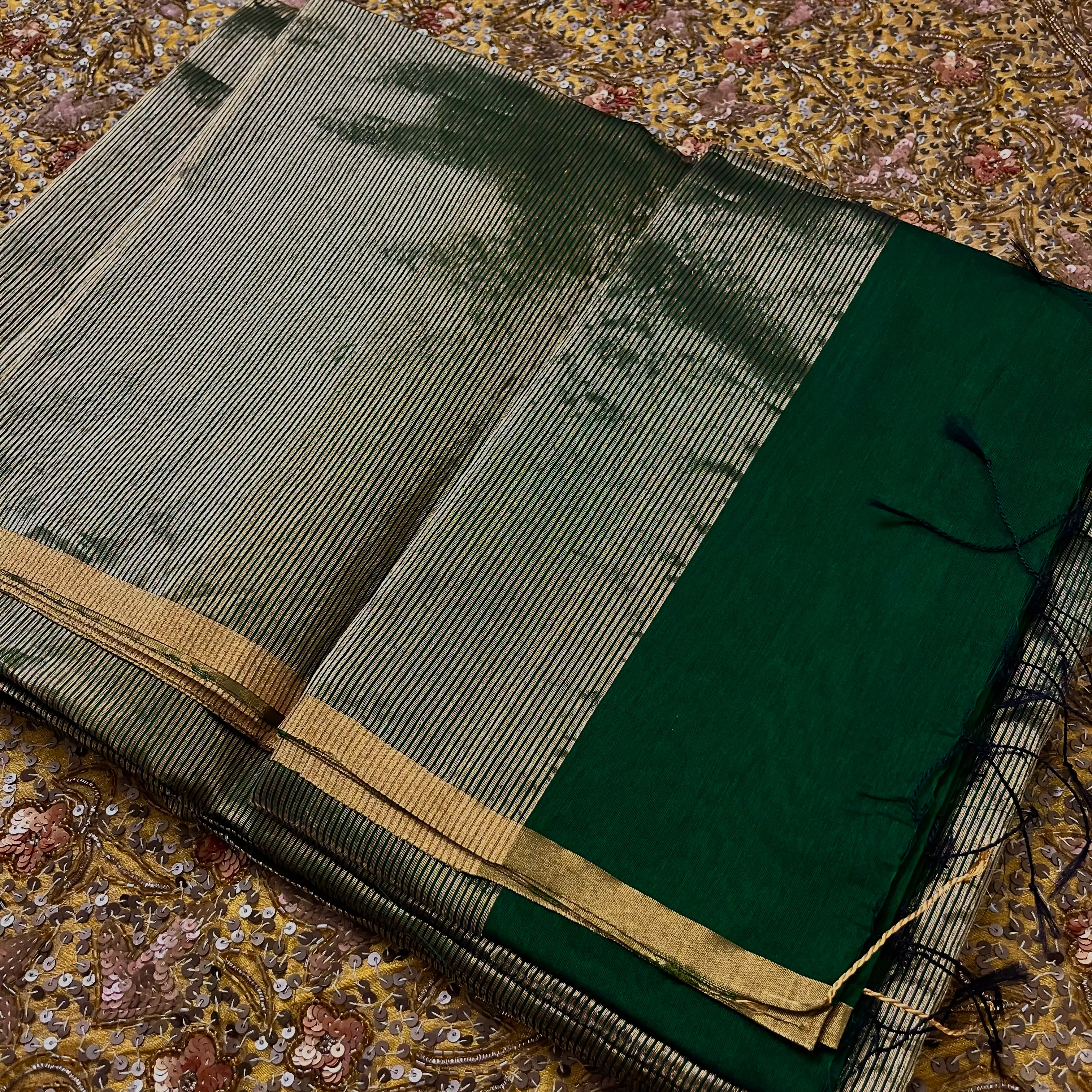 Dark Green & Gold Maheshwari Saree with Zari Border - Image 15