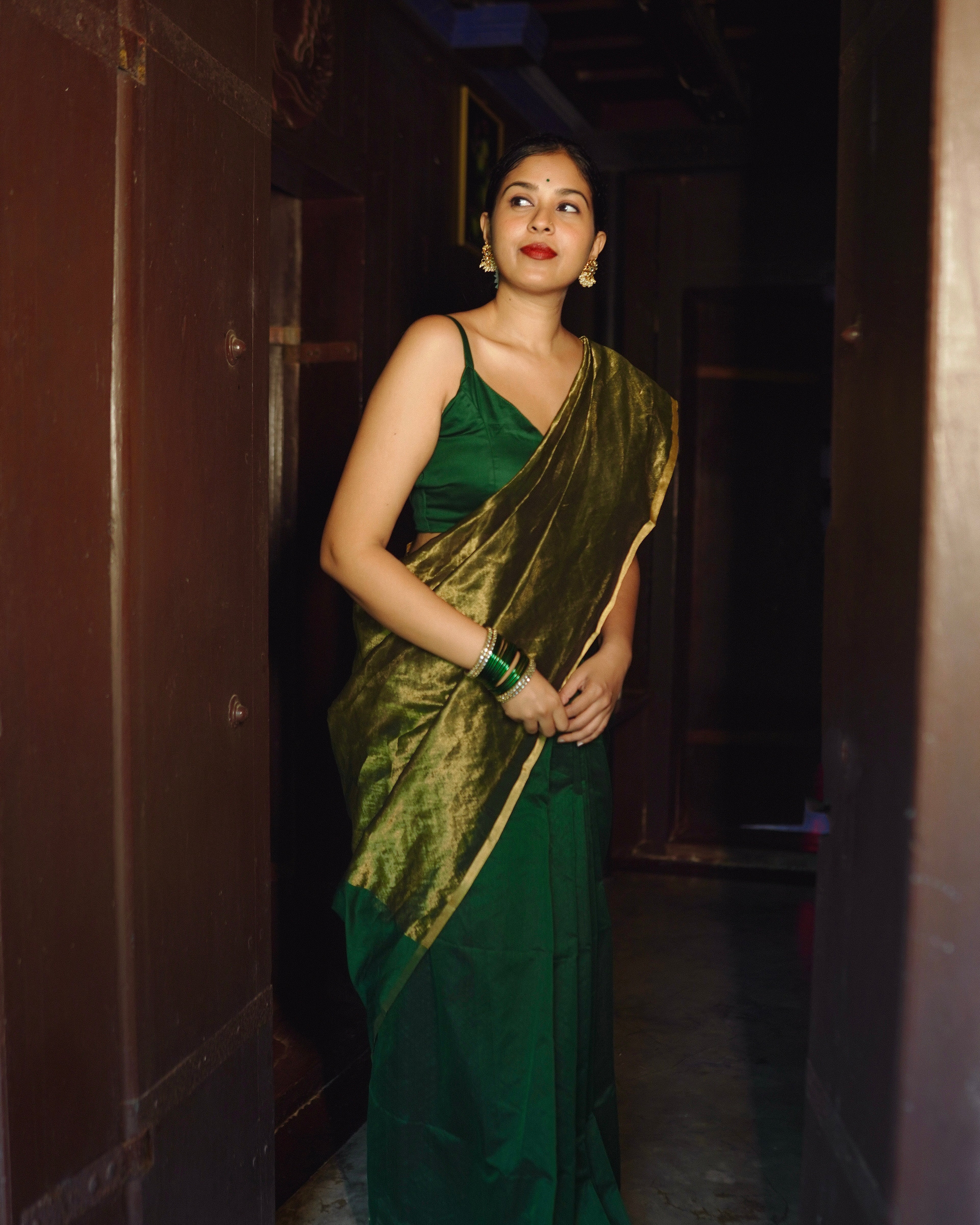 Dark Green & Gold Maheshwari Saree with Zari Border - Image 8