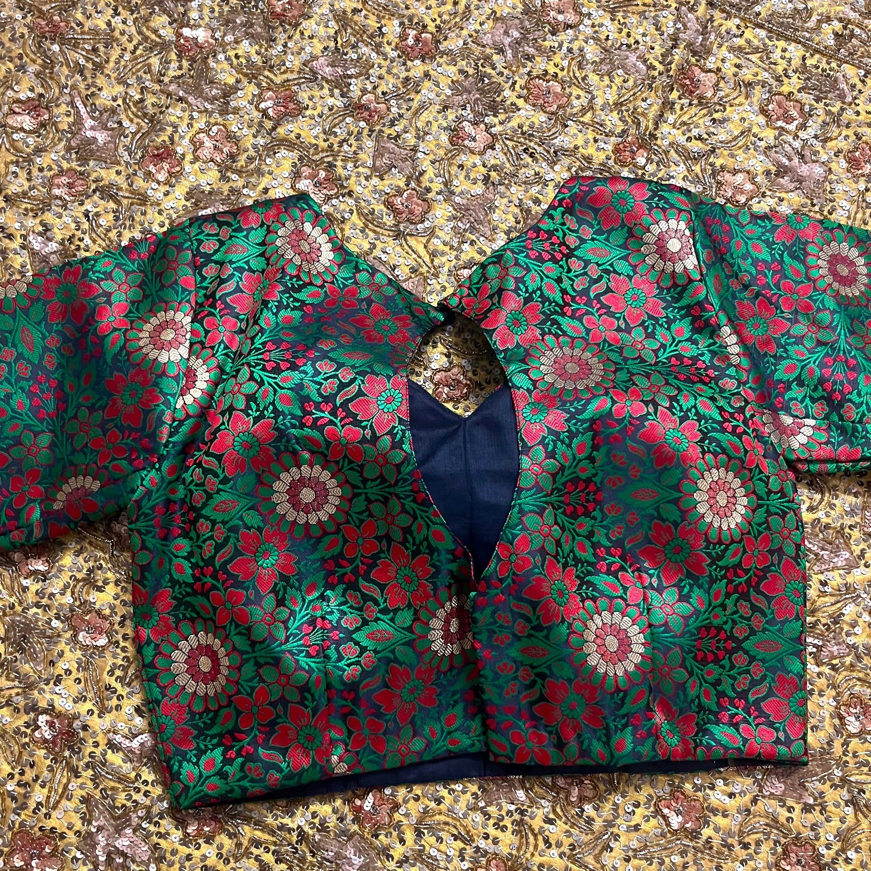 Dark green pre stitched silk blouse - Image 5
