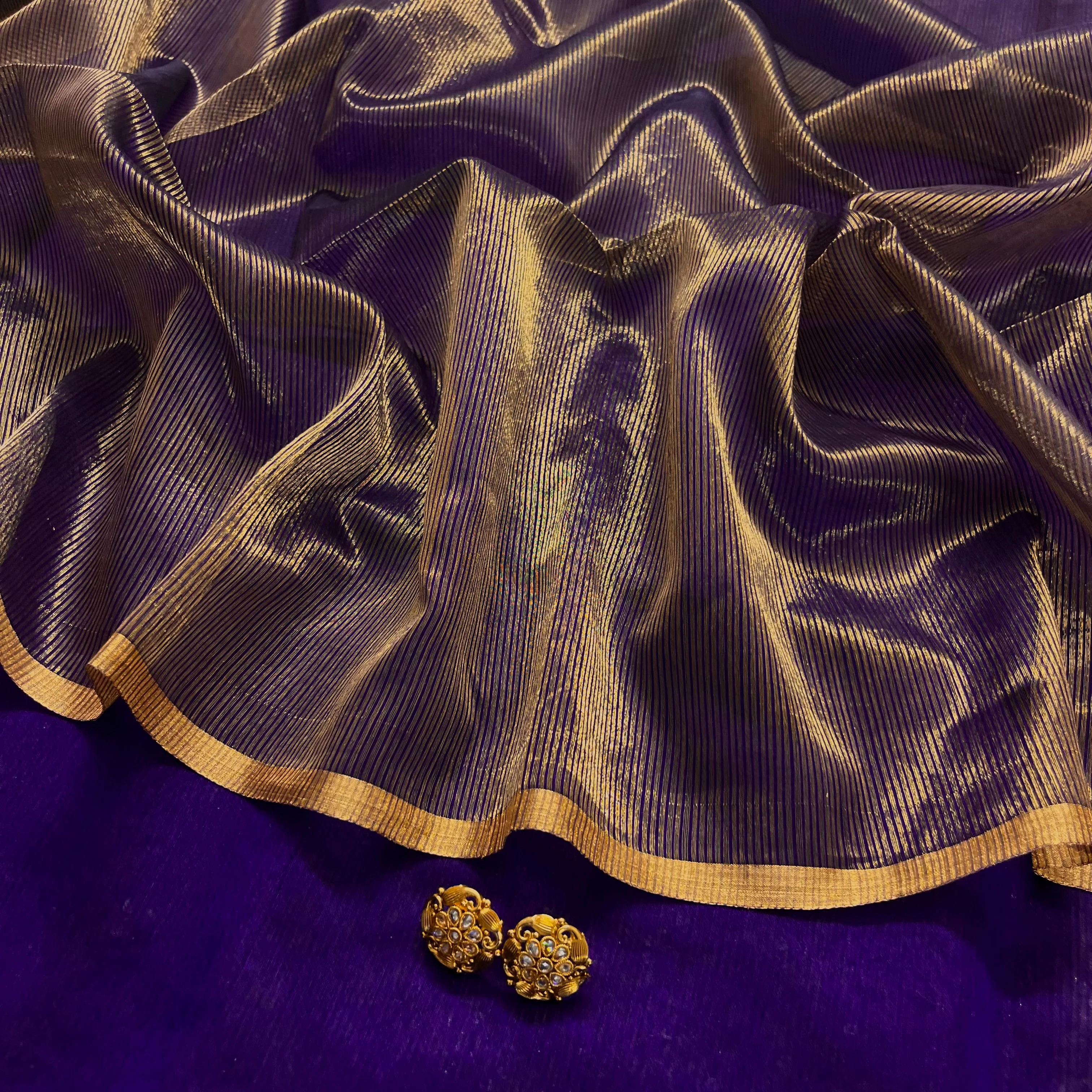 Dark purple and gold maheshwari saree with zari border - Image 4