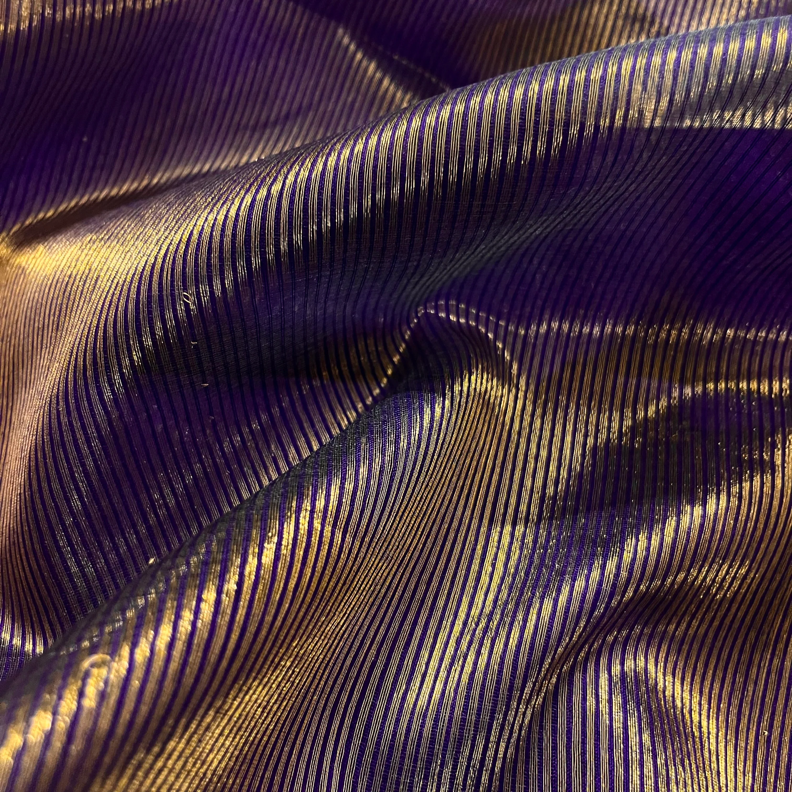Dark purple and gold maheshwari saree with zari border - Image 6