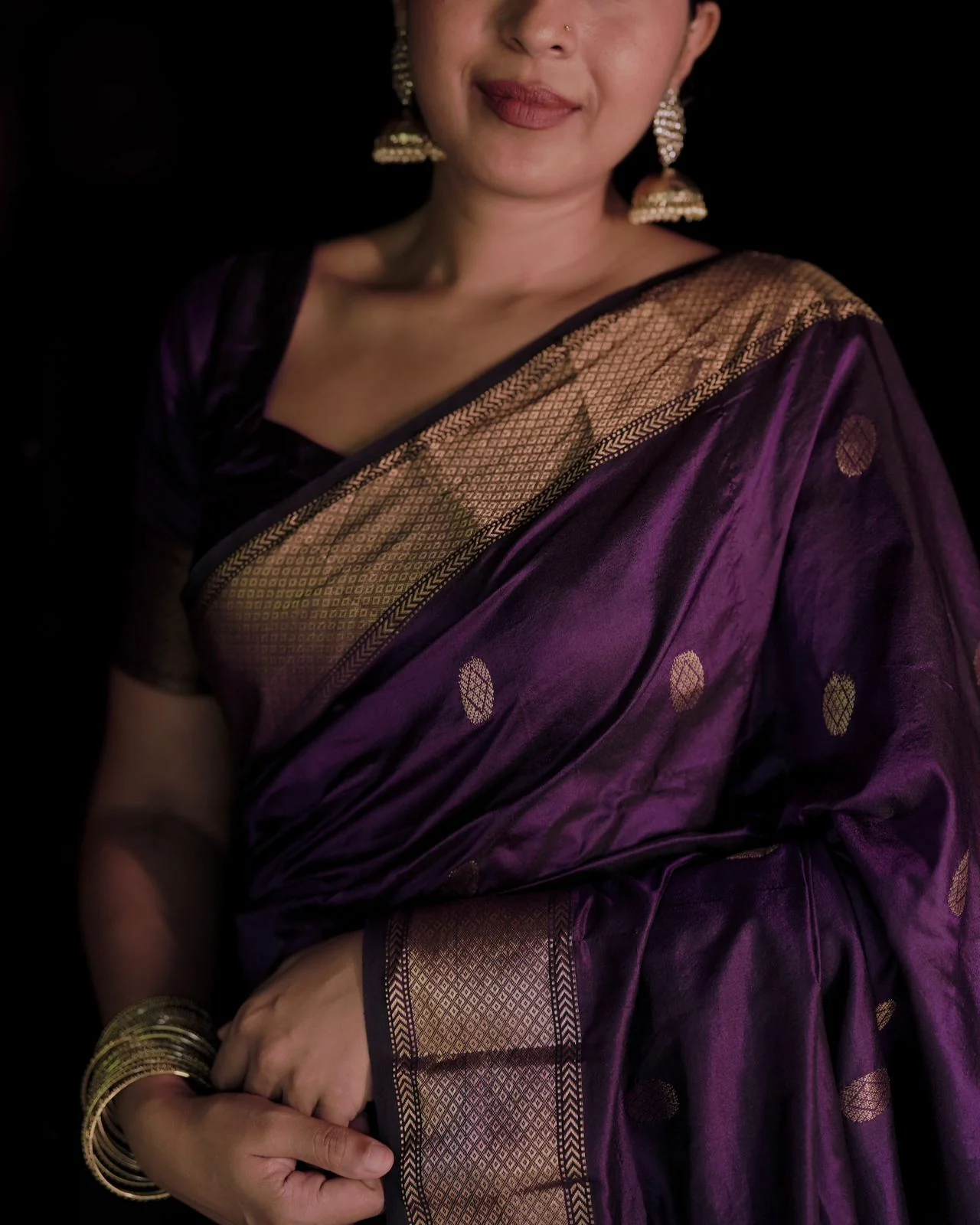 Dark purple Maheshwari silk saree with zari bootis all over - Image 11