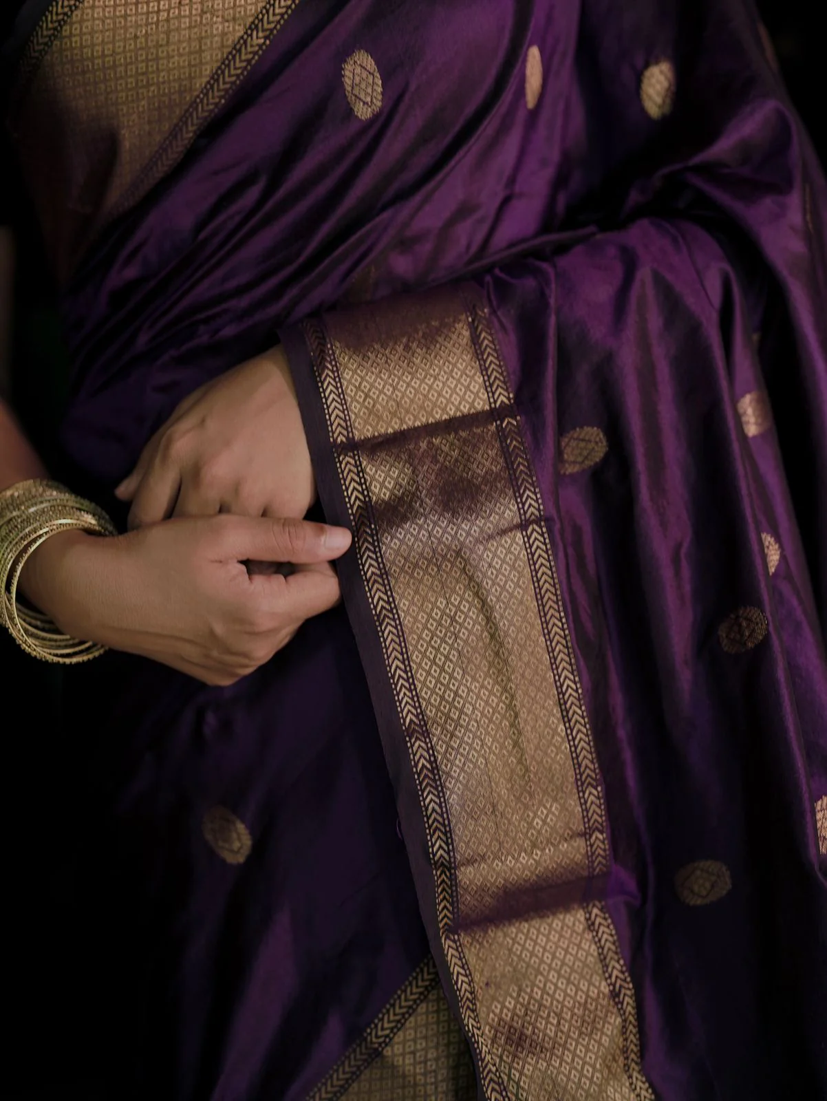 Dark purple Maheshwari silk saree with zari bootis all over - Image 12