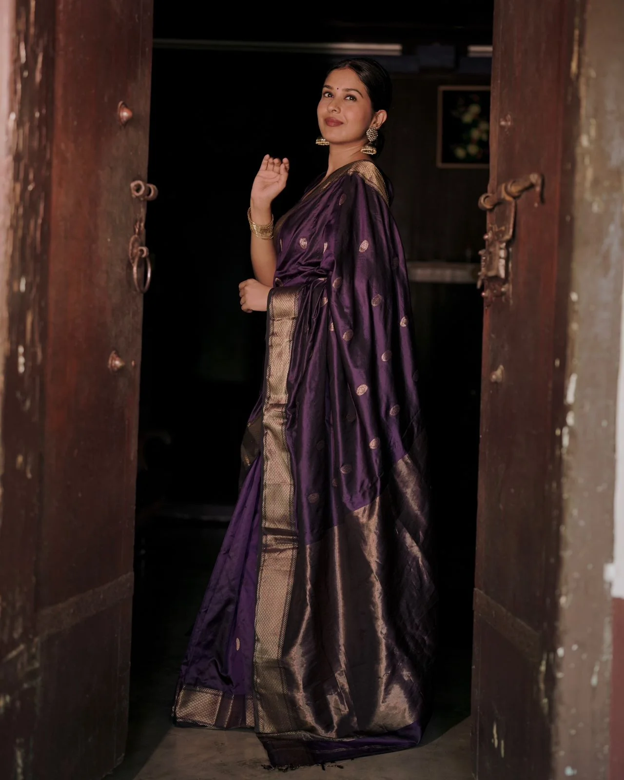Dark purple Maheshwari silk saree with zari bootis all over - Image 4