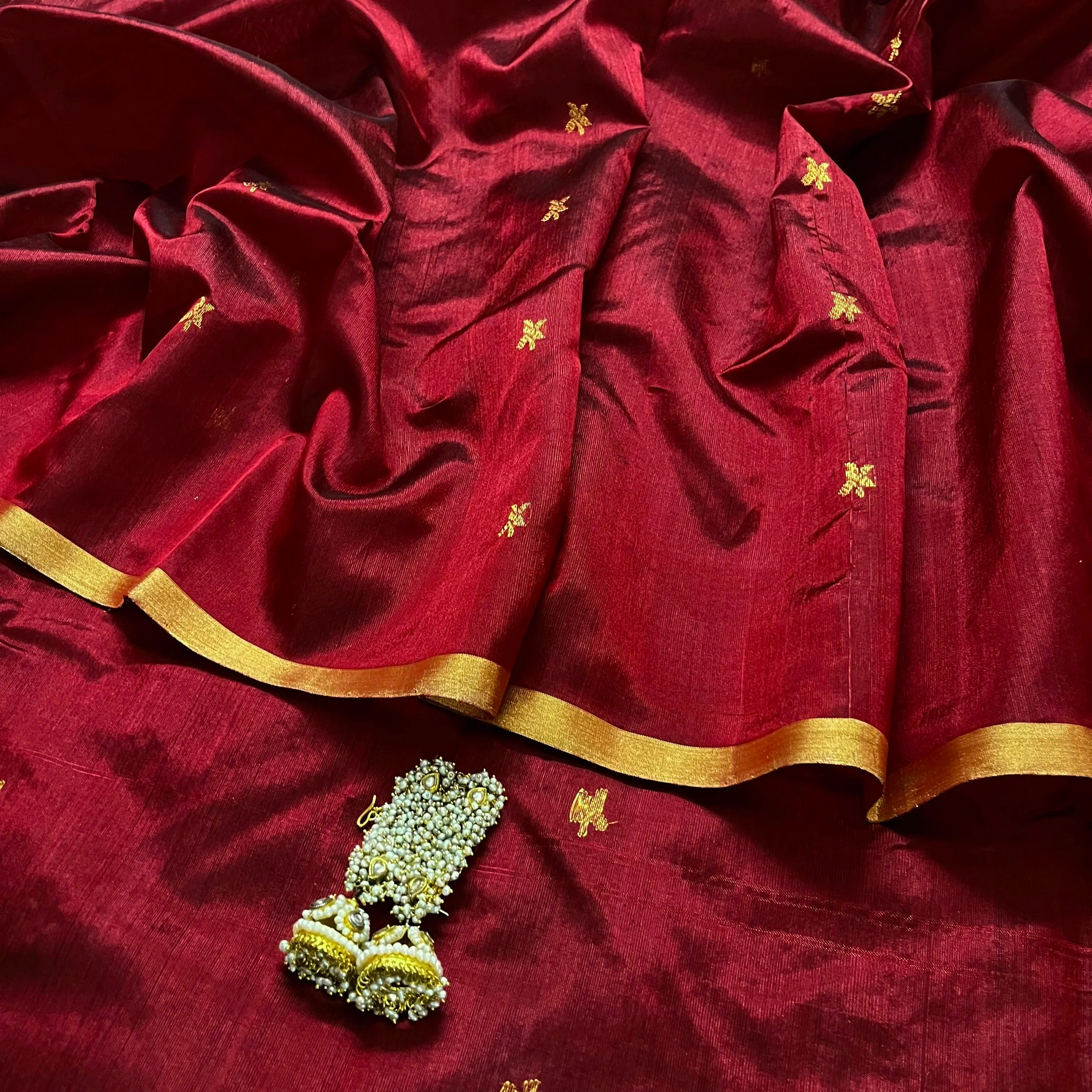 Deep maroon chanderi silk saree with flower bootis all over - Image 13