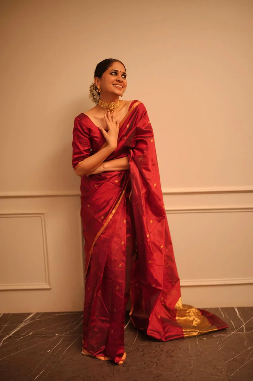 Deep maroon chanderi silk saree with flower bootis all over - Image 2