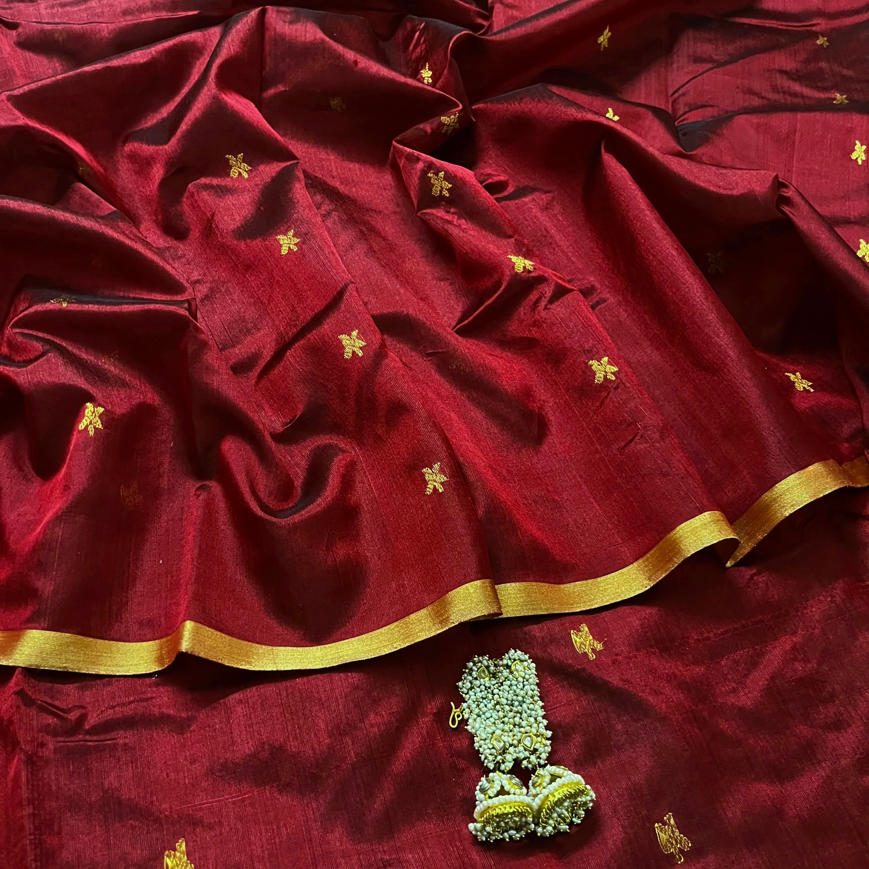 Deep maroon chanderi silk saree with flower bootis all over - Image 3