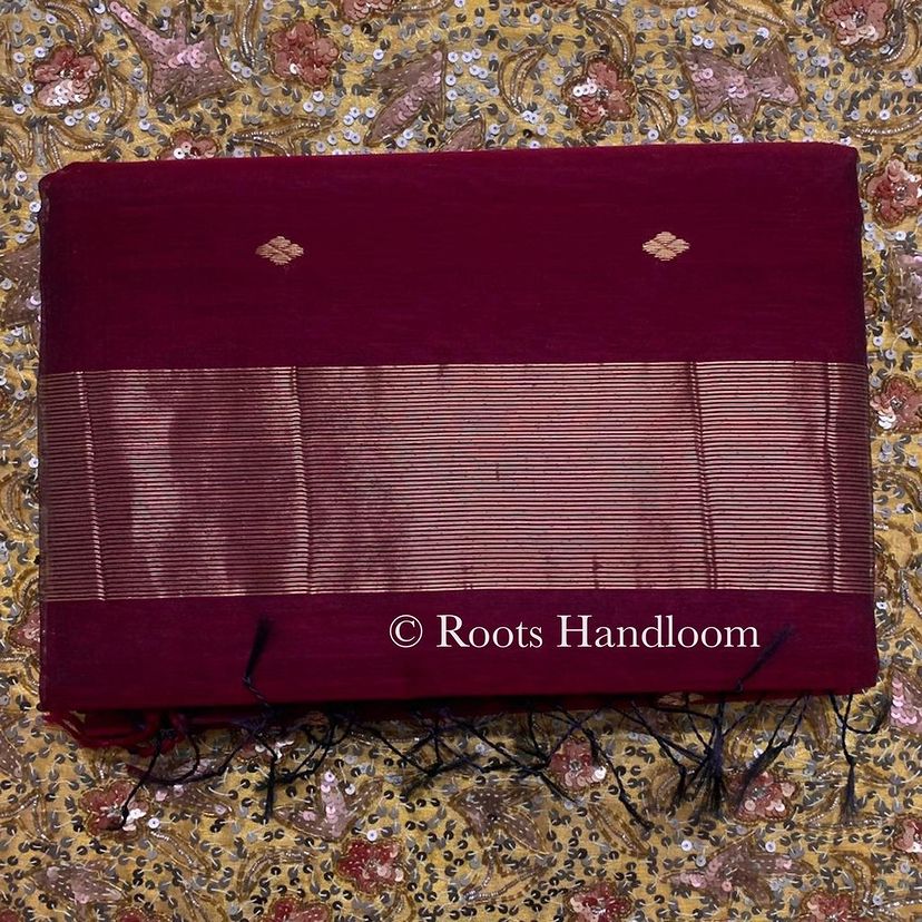 Deep maroon Maheshwari saree with zari bootis all over - Image 14
