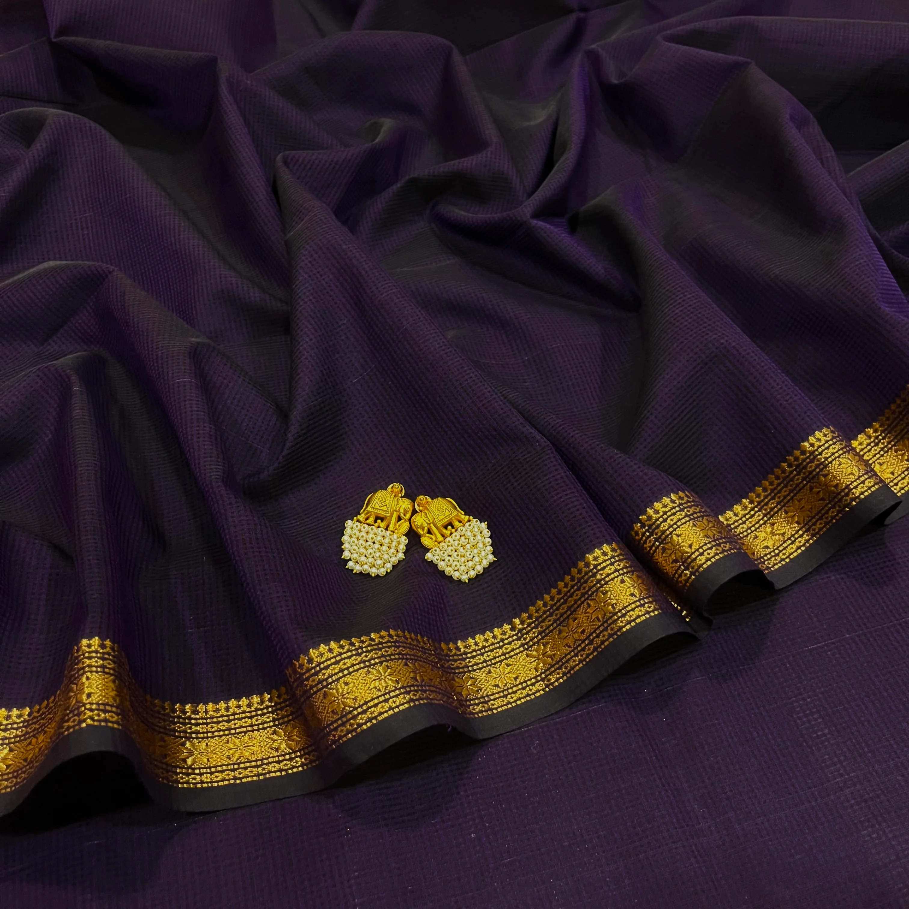 Deep purple Maheshwari saree with zari border and zari lines on pallu