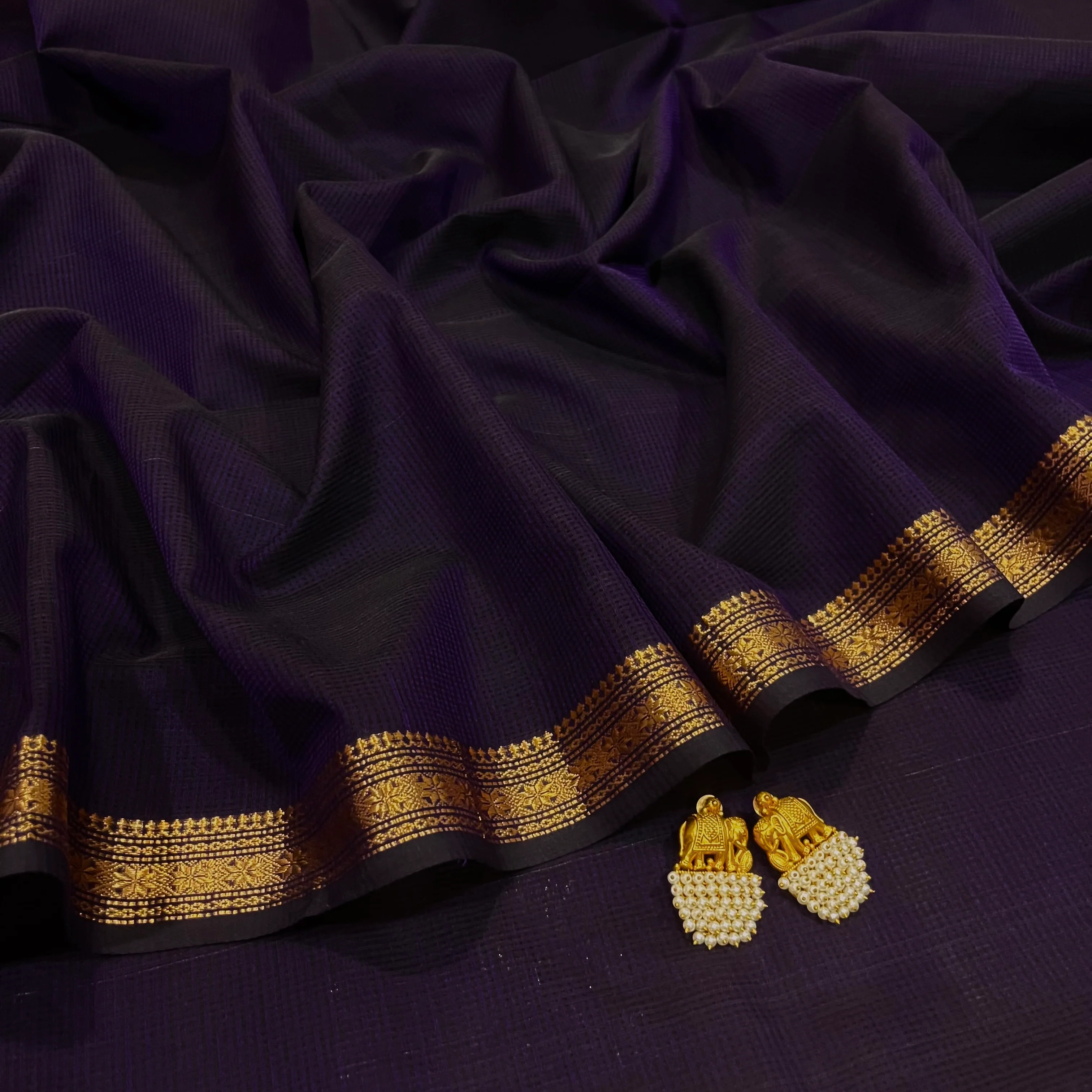 Deep purple Maheshwari saree with zari border and zari lines on pallu - Image 3