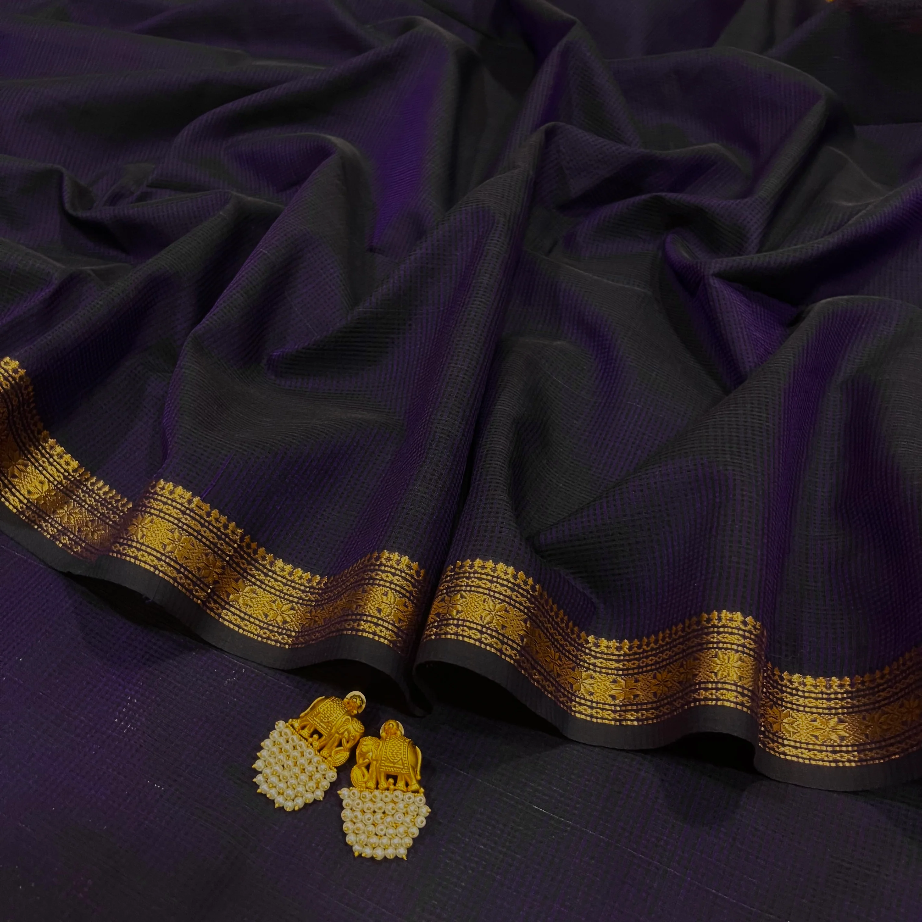 Deep purple Maheshwari saree with zari border and zari lines on pallu - Image 4
