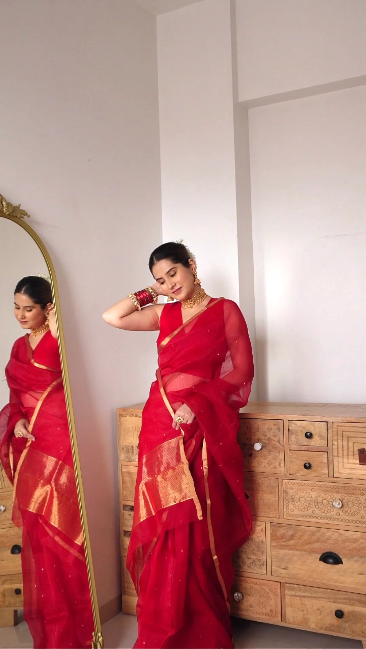 Deep red chanderi organza silk saree with zari bootis all over - Image 12