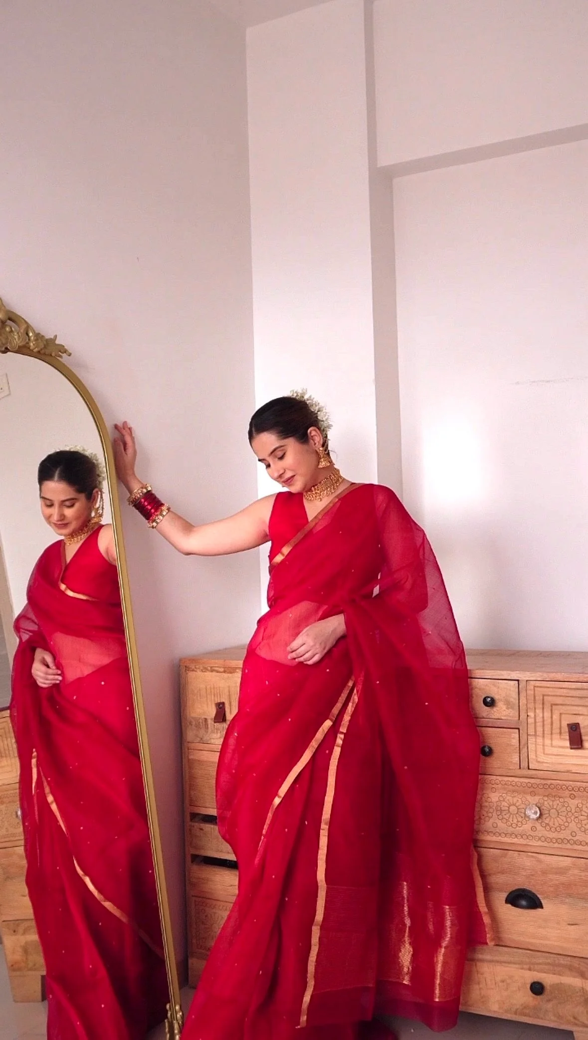 Deep red chanderi organza silk saree with zari bootis all over - Image 13