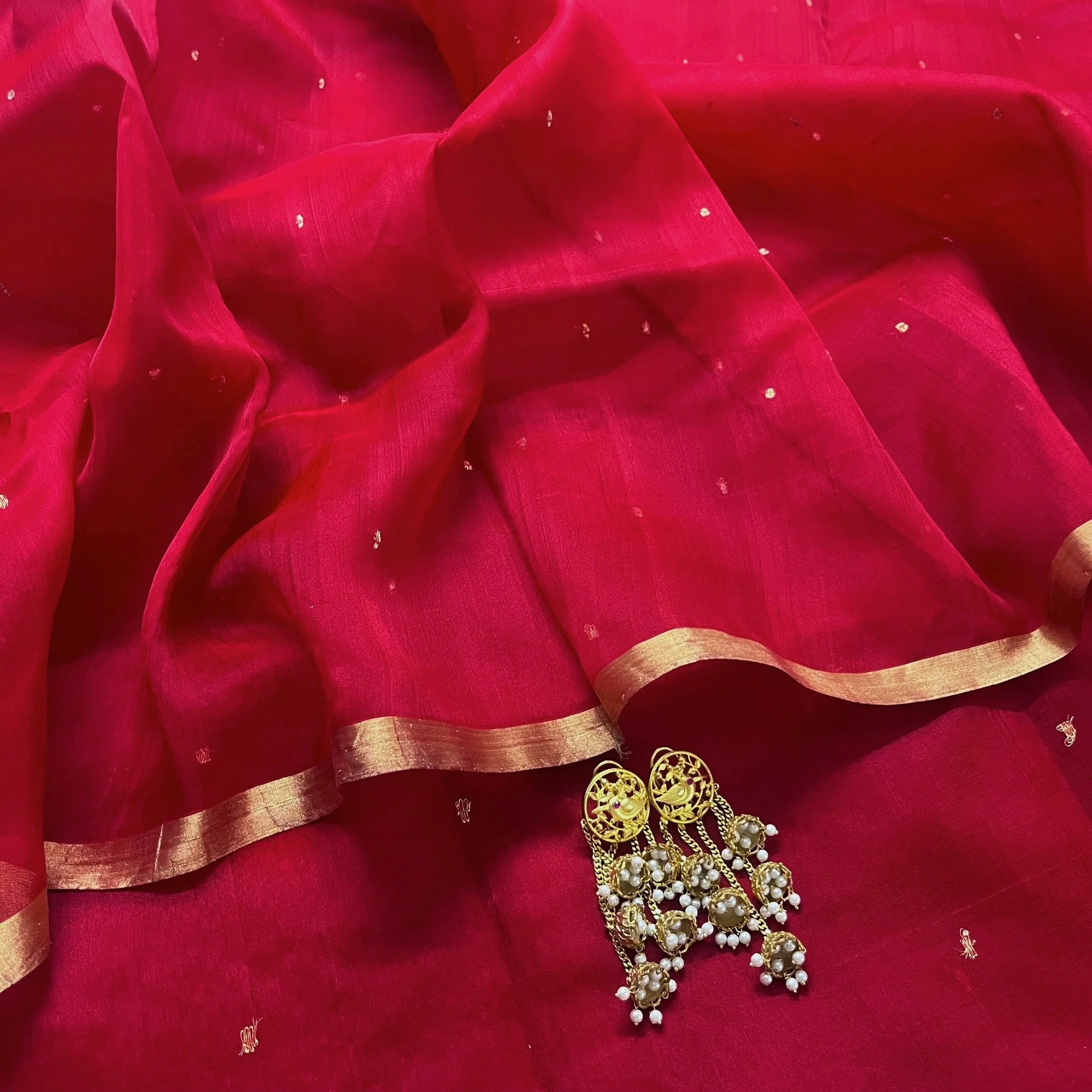 Deep red chanderi organza silk saree with zari bootis all over - Image 3