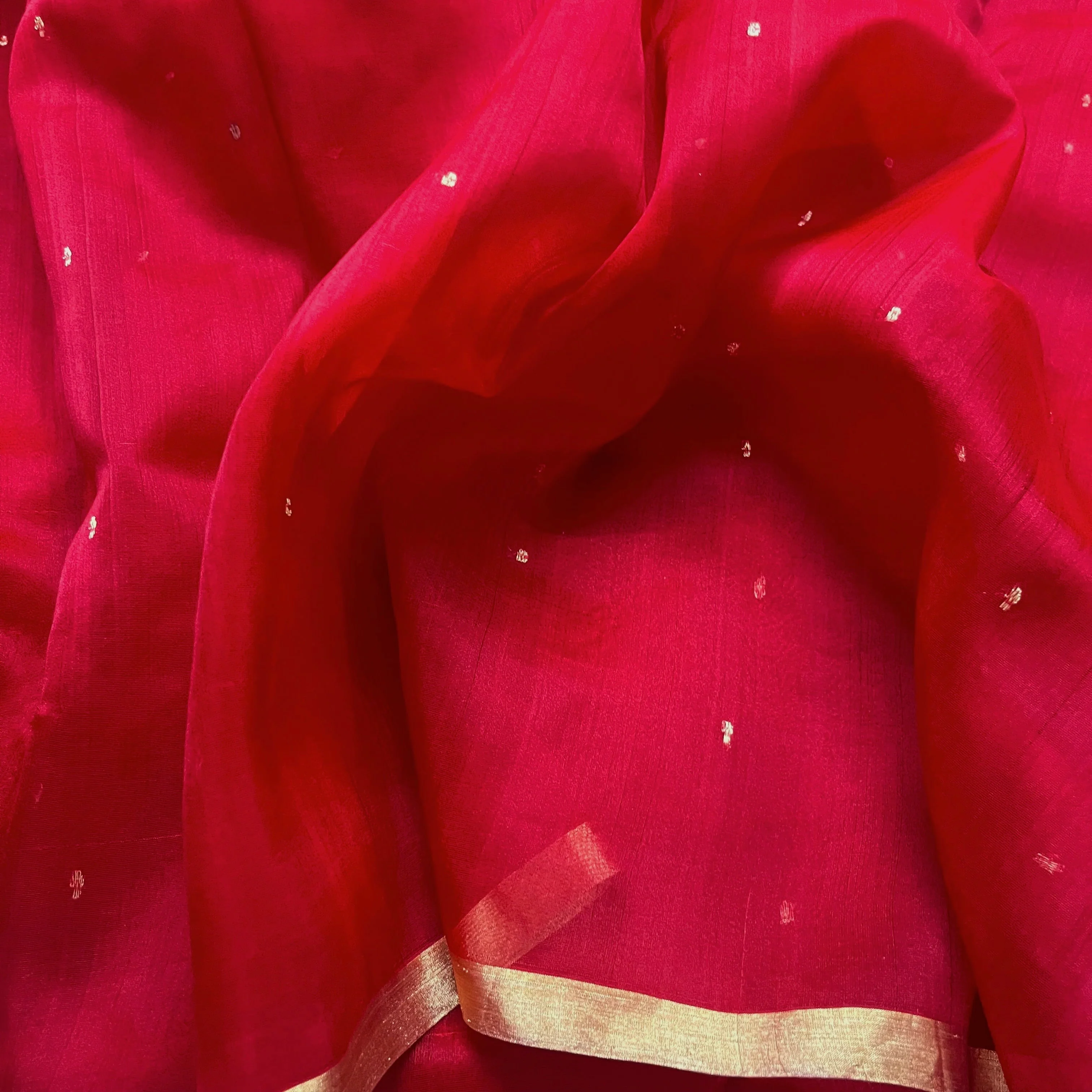 Deep red chanderi organza silk saree with zari bootis all over - Image 8