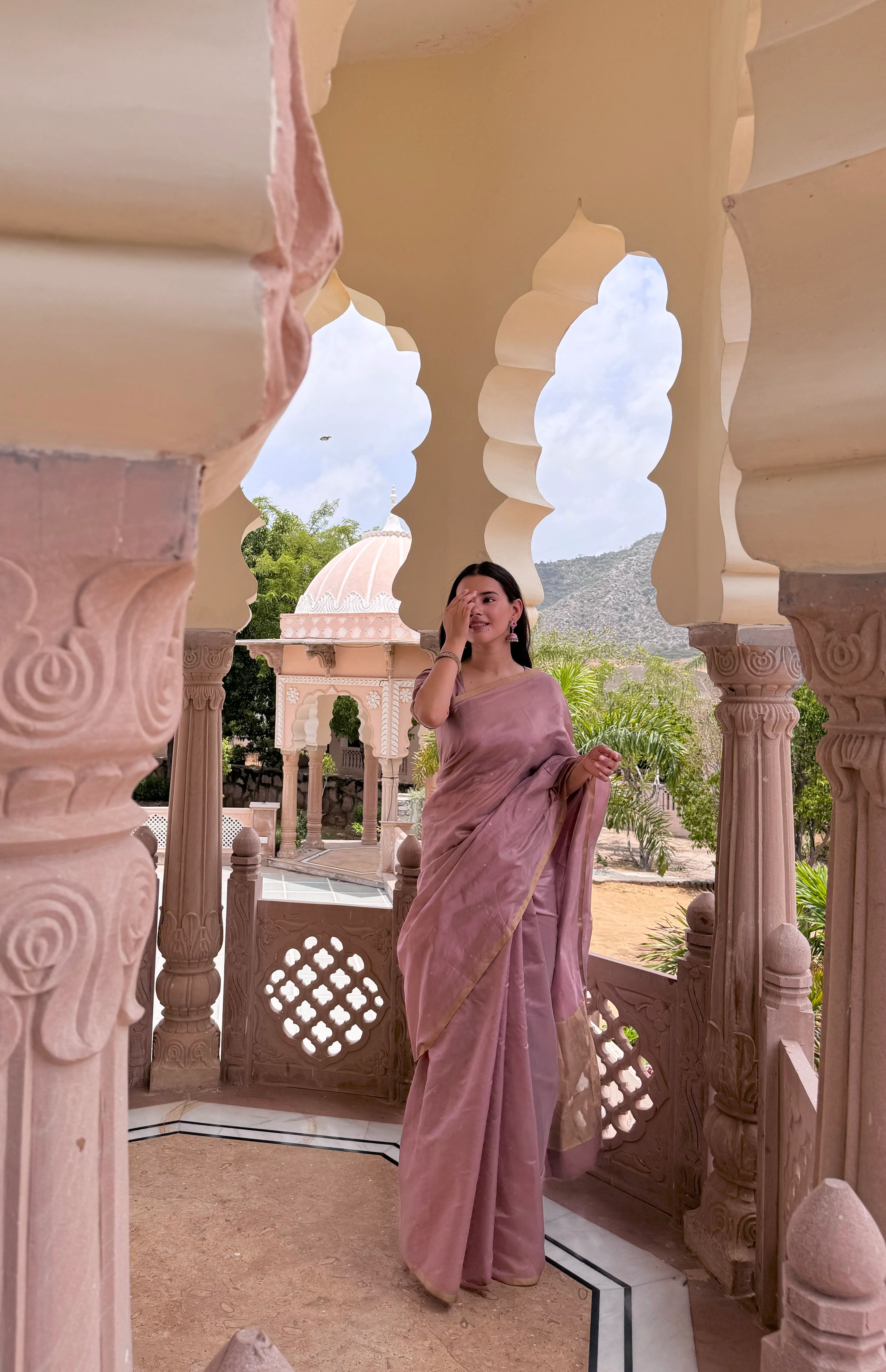 Dusty pink chanderi silk saree with zari bootis all over - Image 13